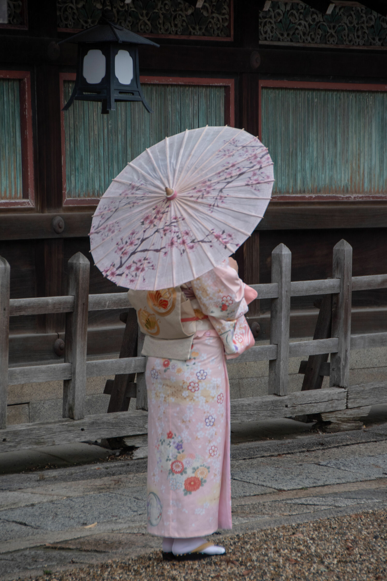 geisha con l'ombrello