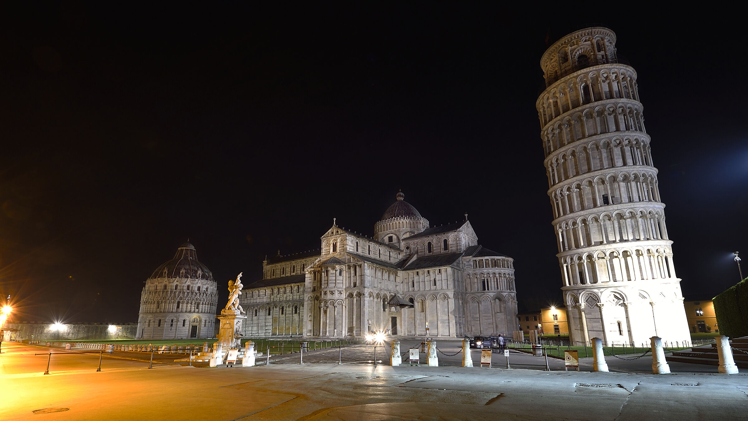 Piazza dei Miracoli ...