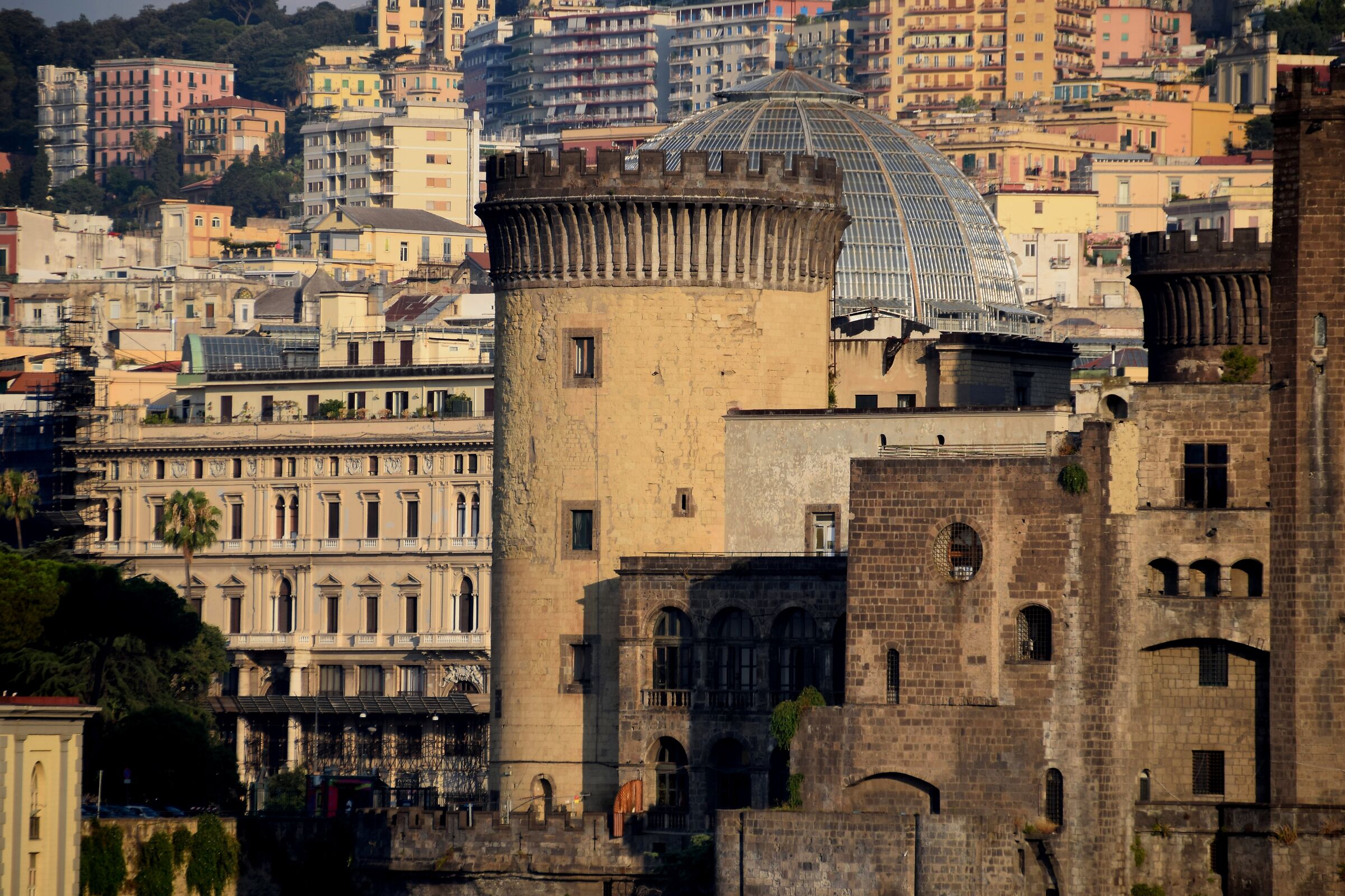 Maschio Angioino e vista della Città