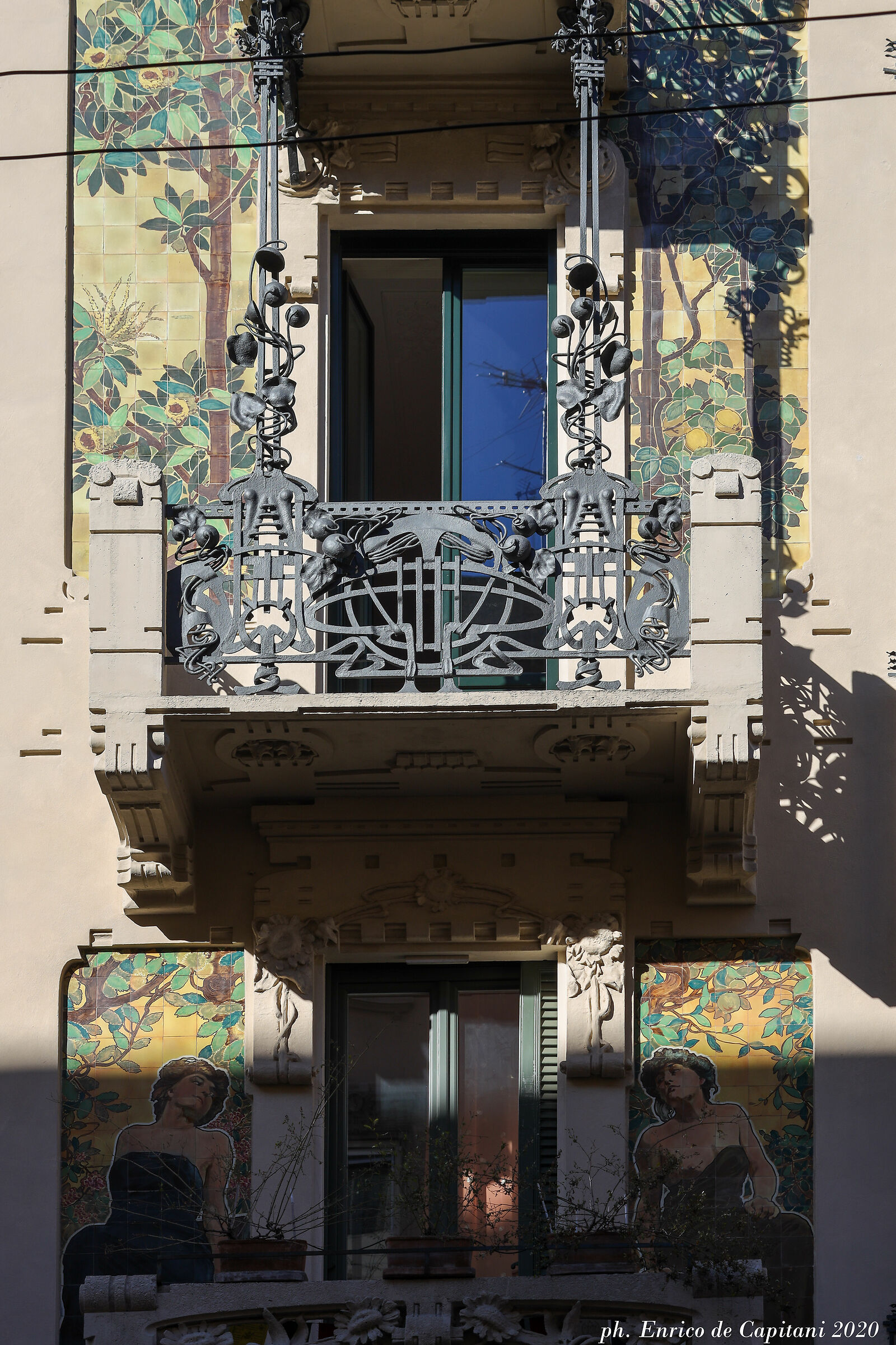 Casa Galimberti in Malpighi Street, particular