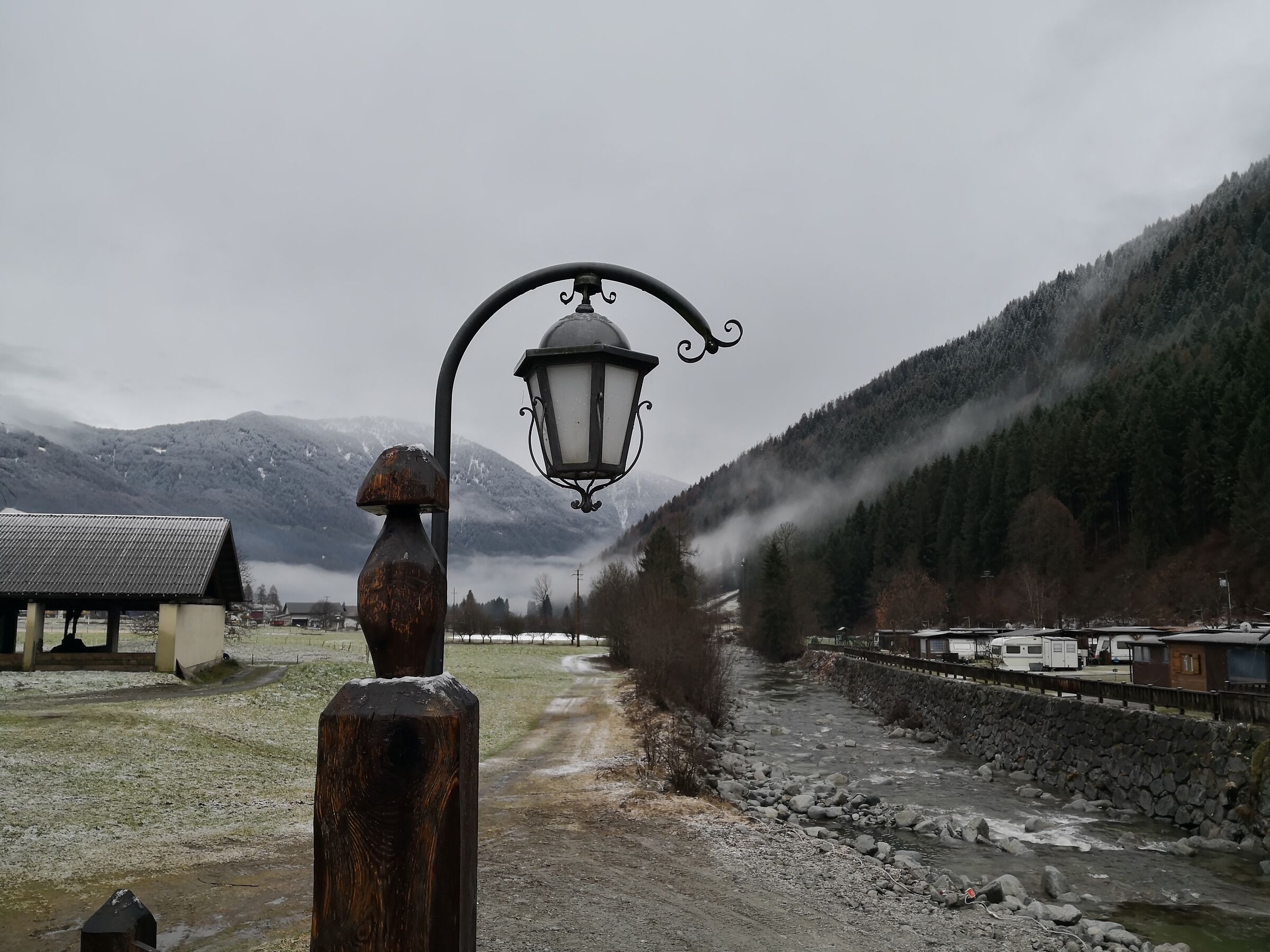 The lantern on the bridge