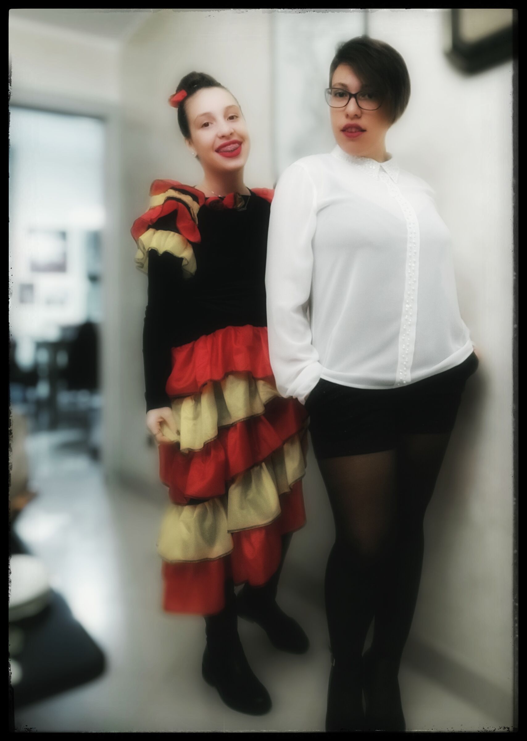 Sisters or twins ....!?! You have the choice