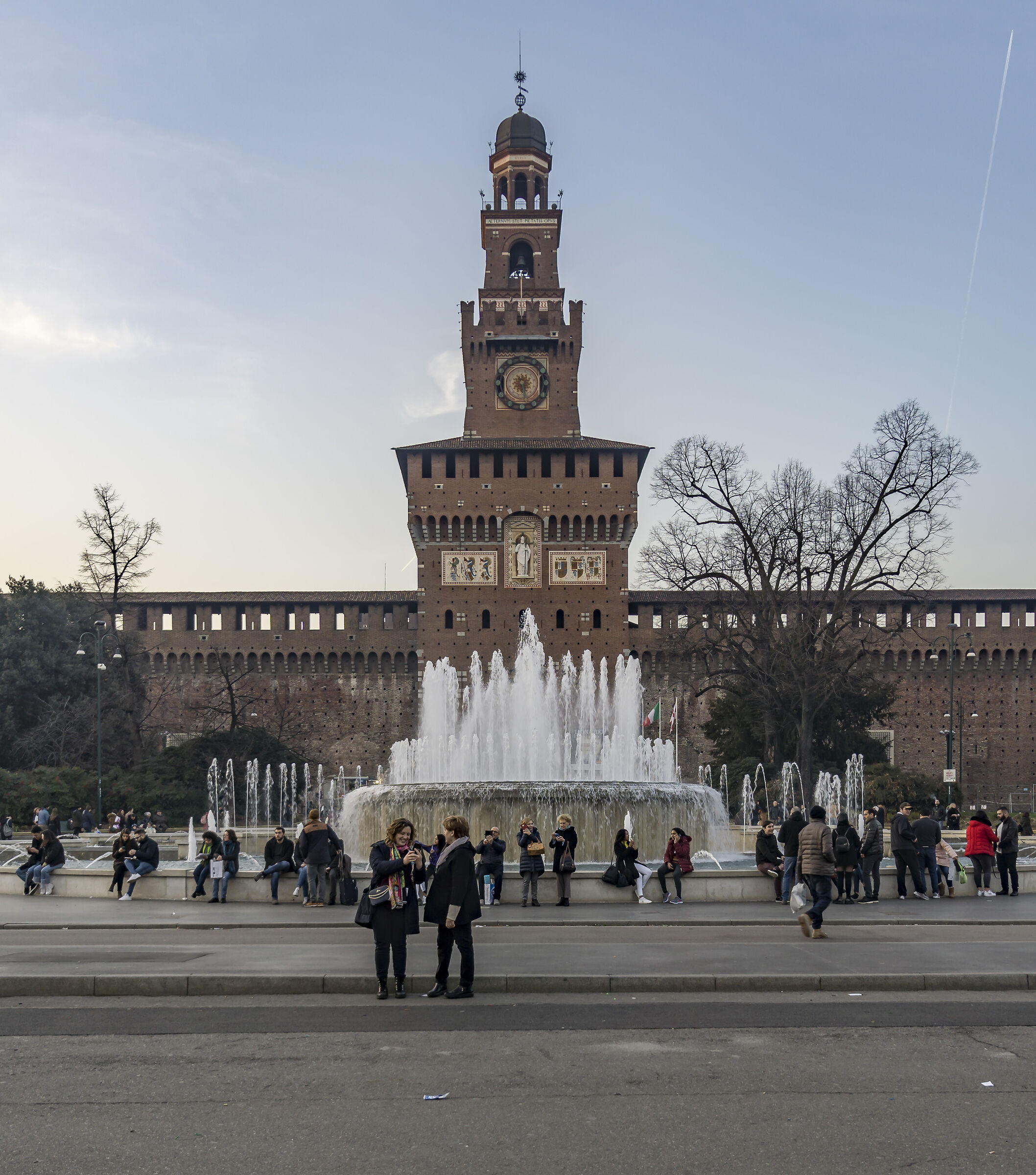 Torre del Filarete e fontana "Torta degli sposi" -...