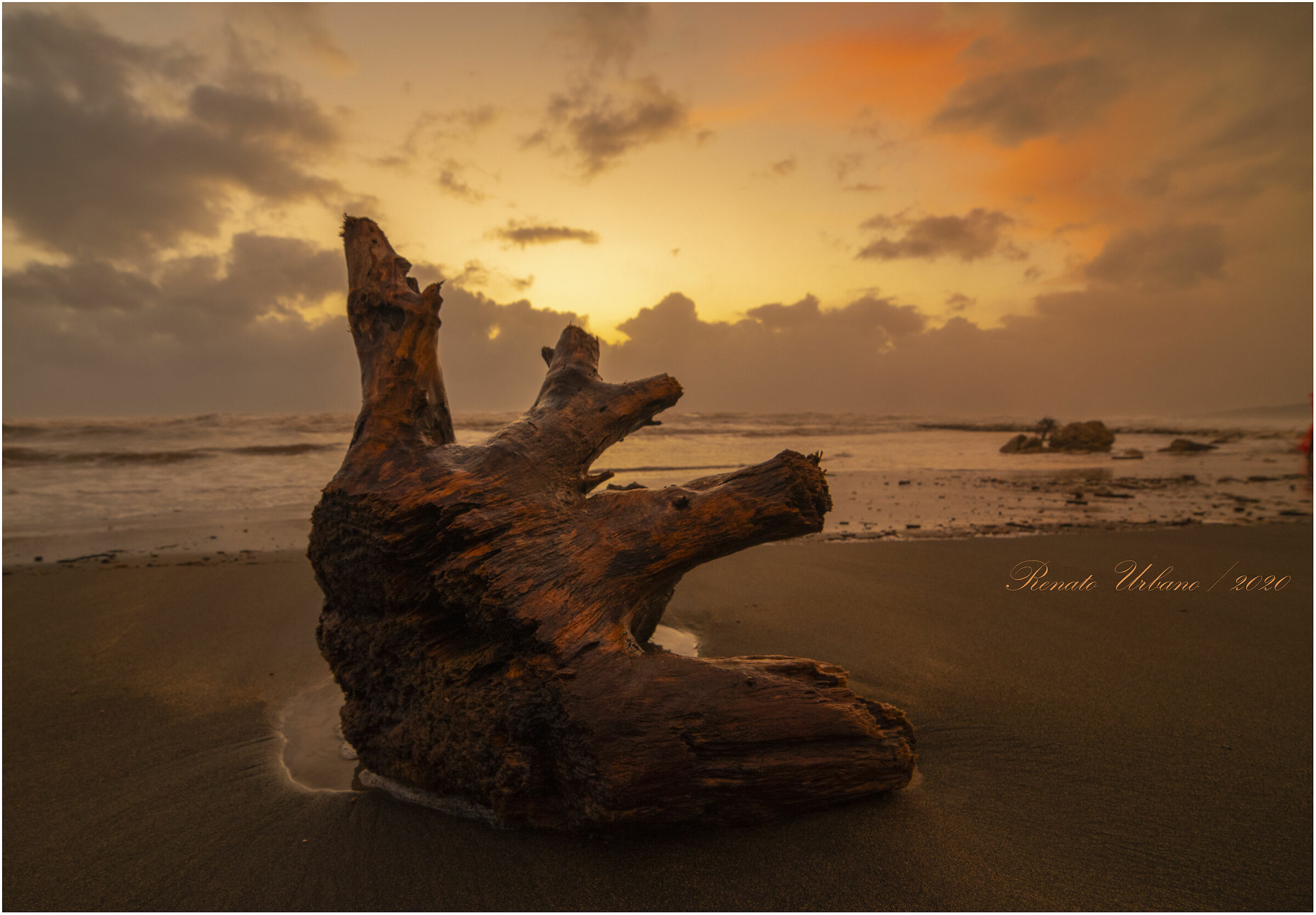 The serenity of a sunset over the sea