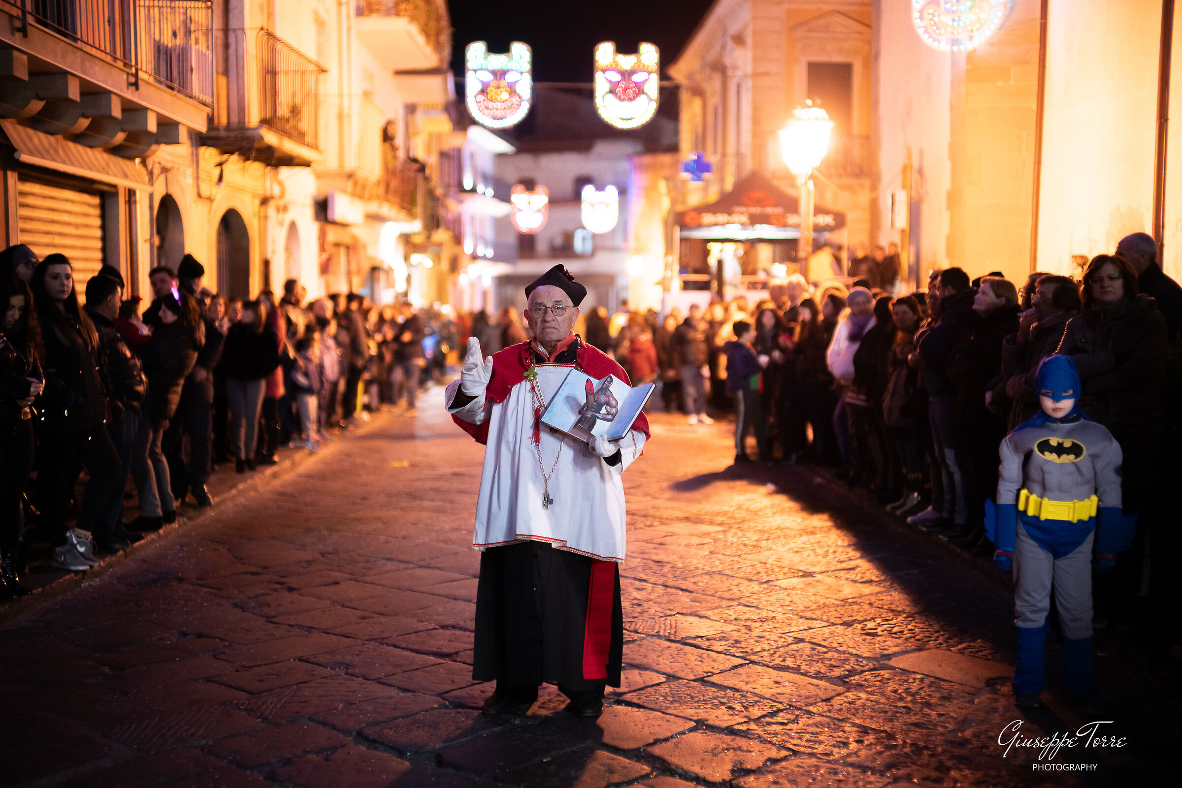 Scostumato/costumato