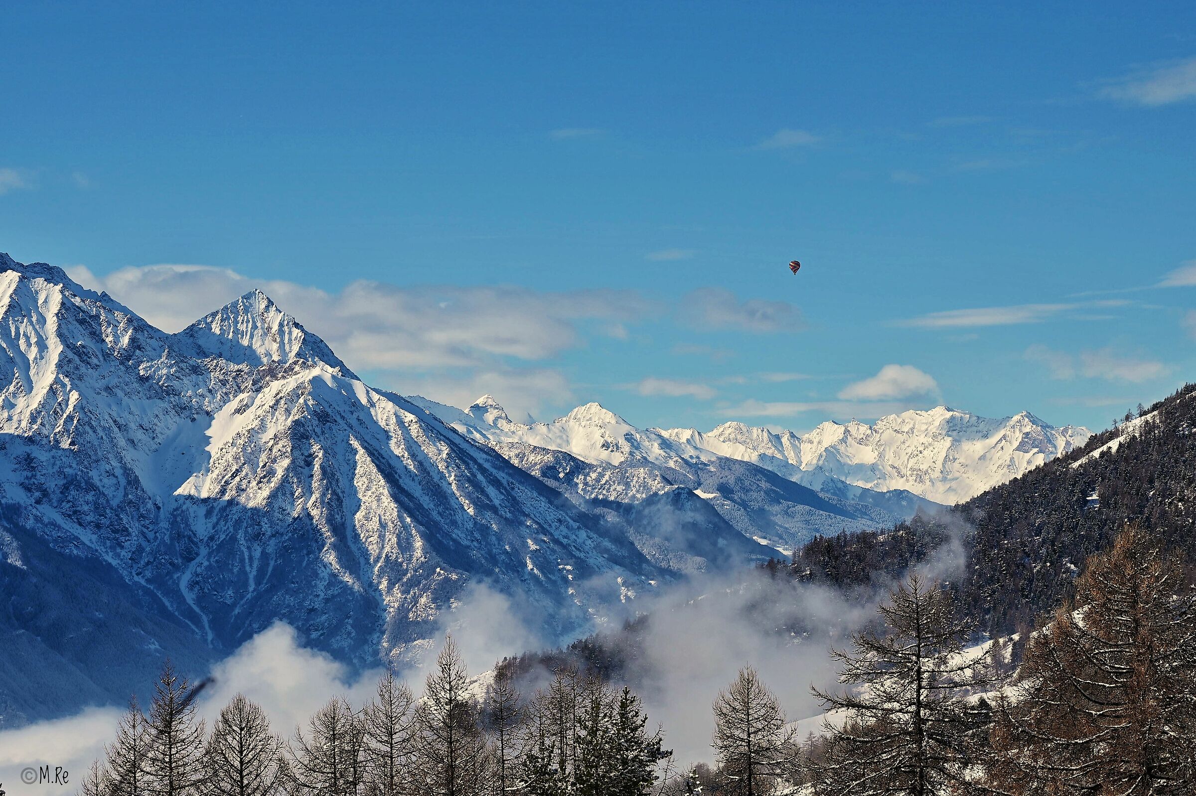 Mongolfiera in montagna