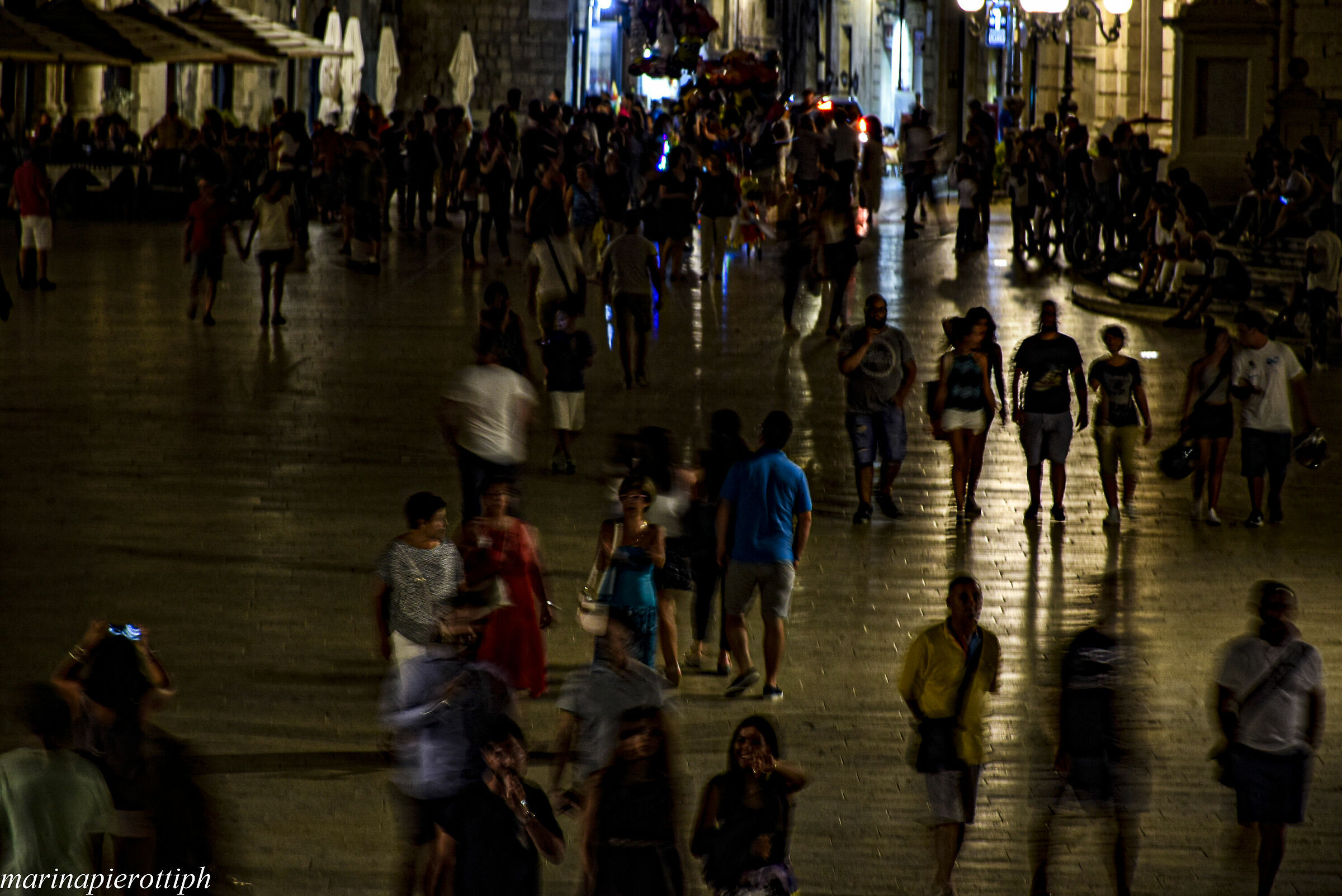 la passeggiata serale, Ortigia