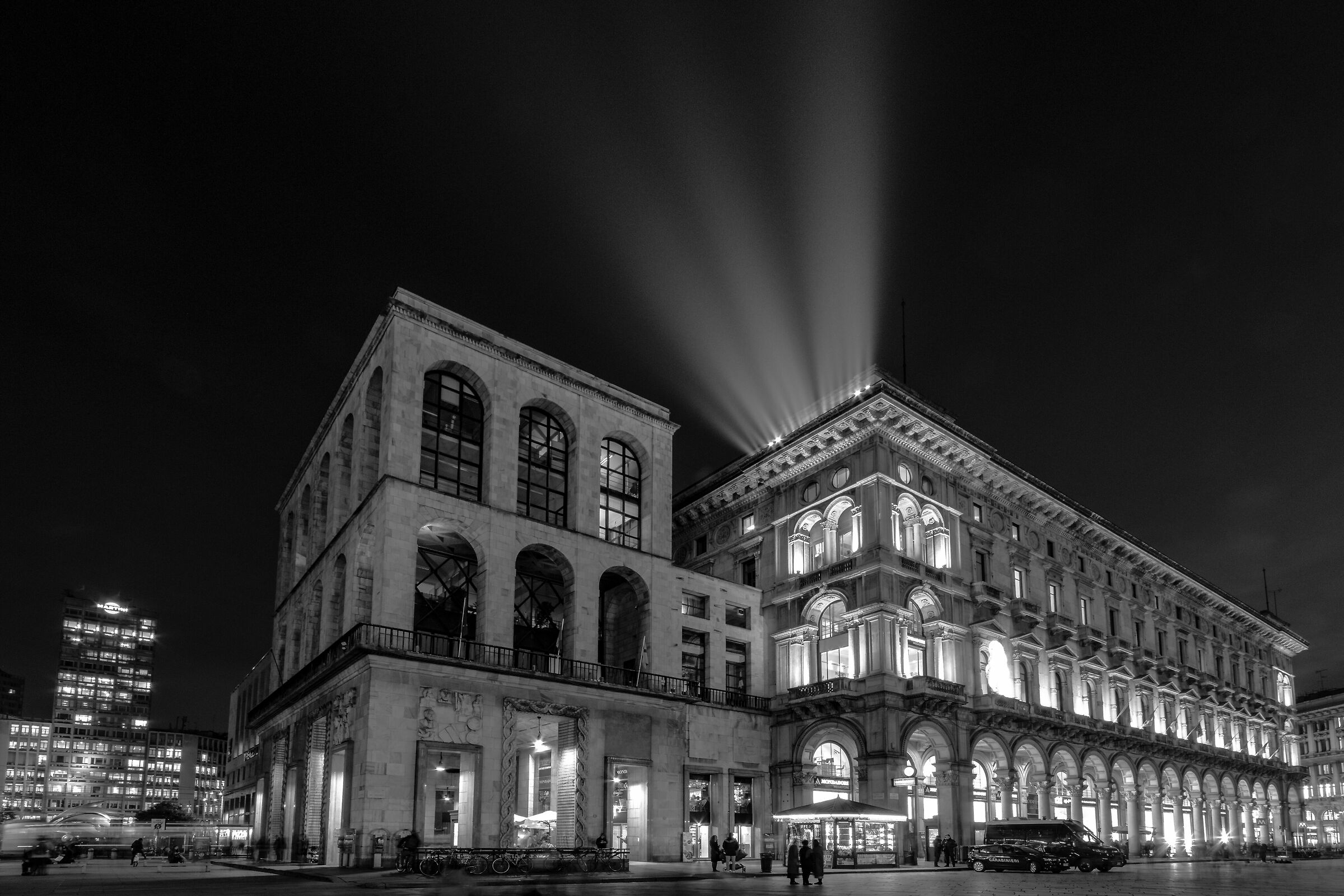 Palazzo Mondadori - Piazza Duomo