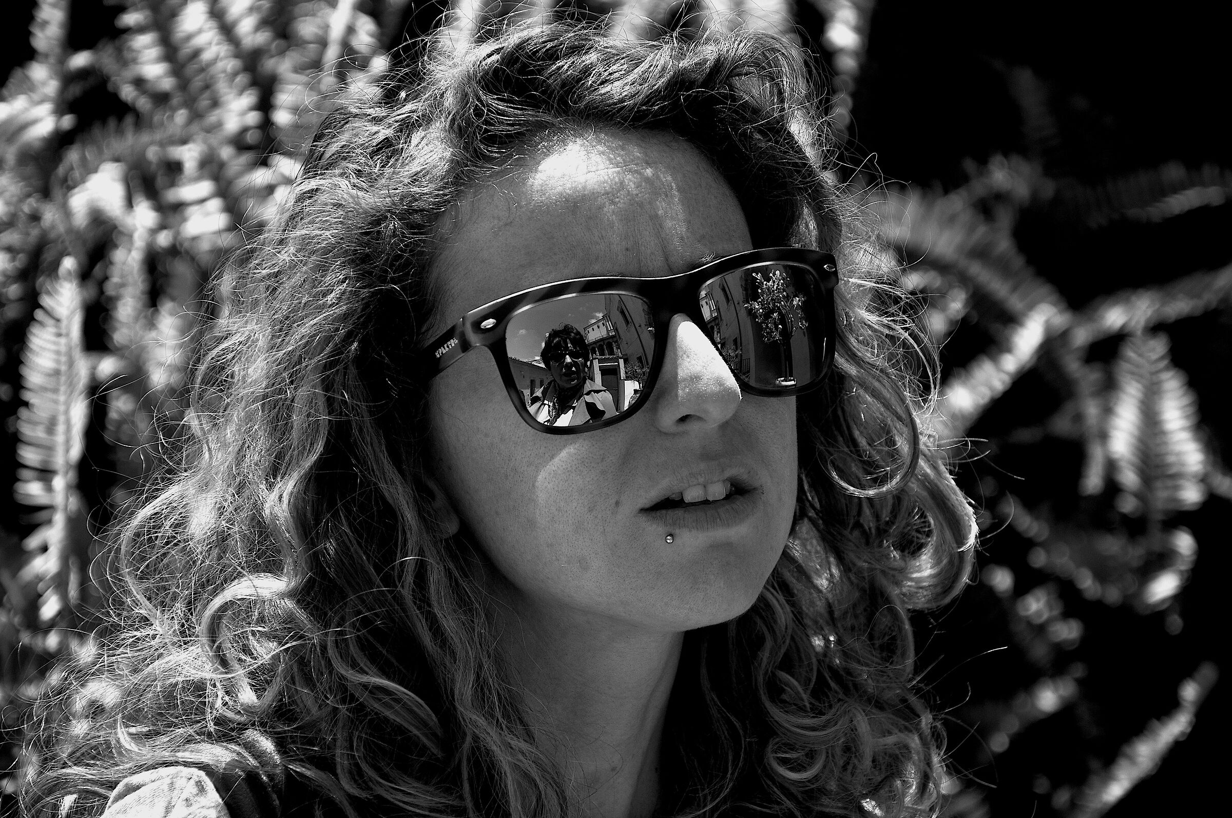 . . . due ritratti al costo di uno . . .