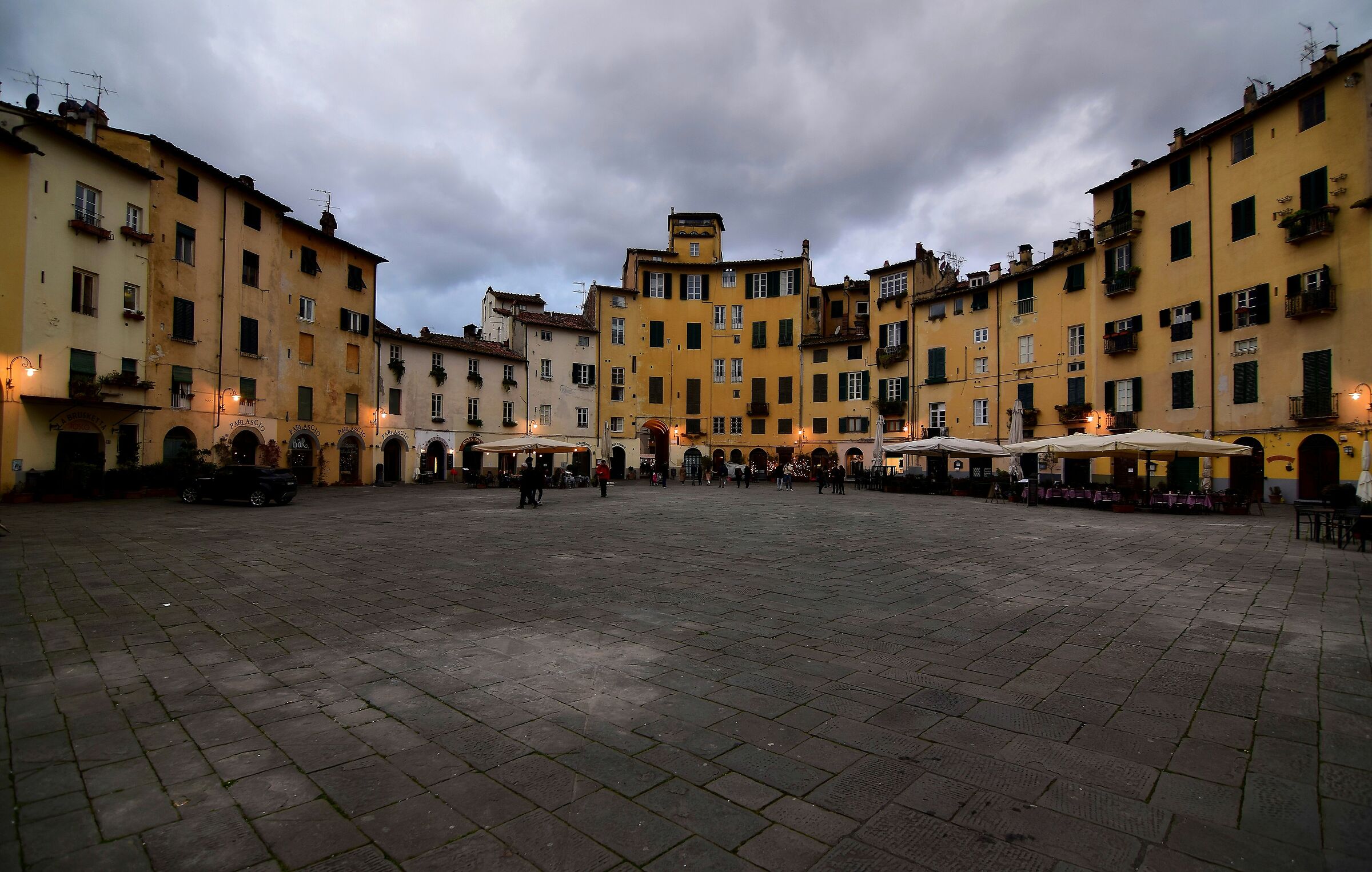 Lucca, Piazza Anfiteatro