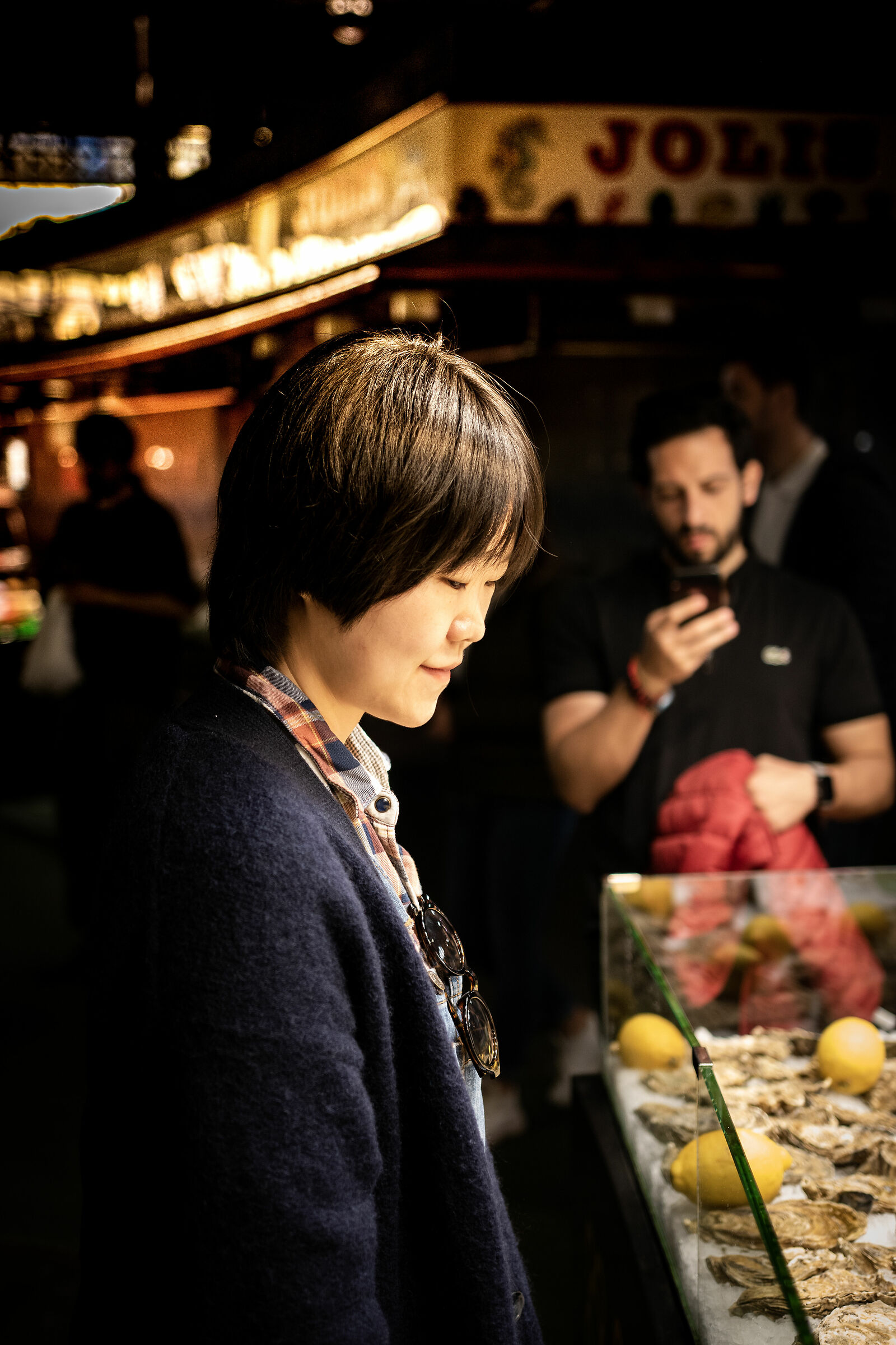Chinese at the oyster and lemon market