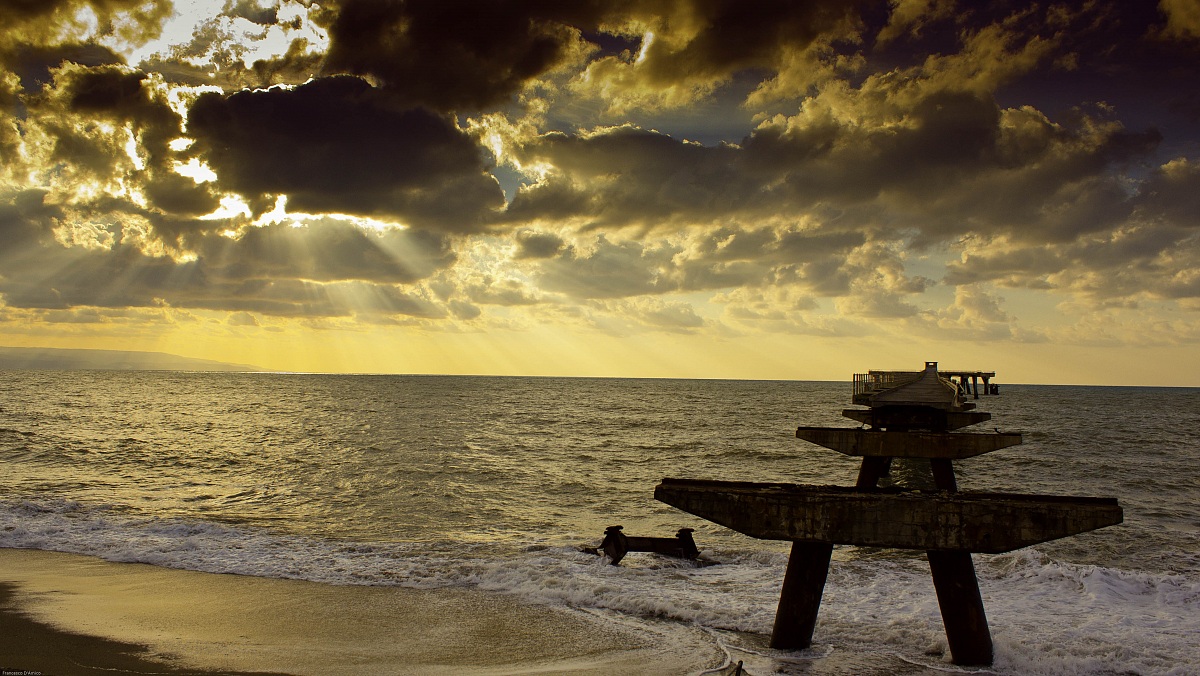 Pontile al tramonto