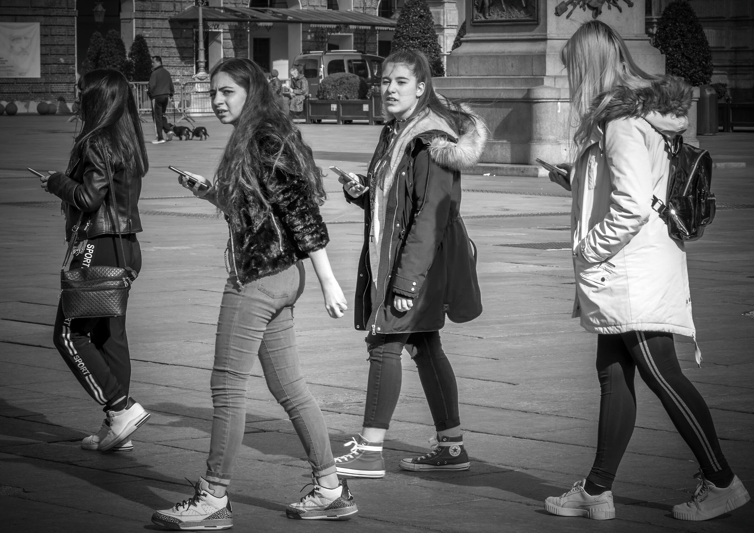 Mobile phone, marginal object