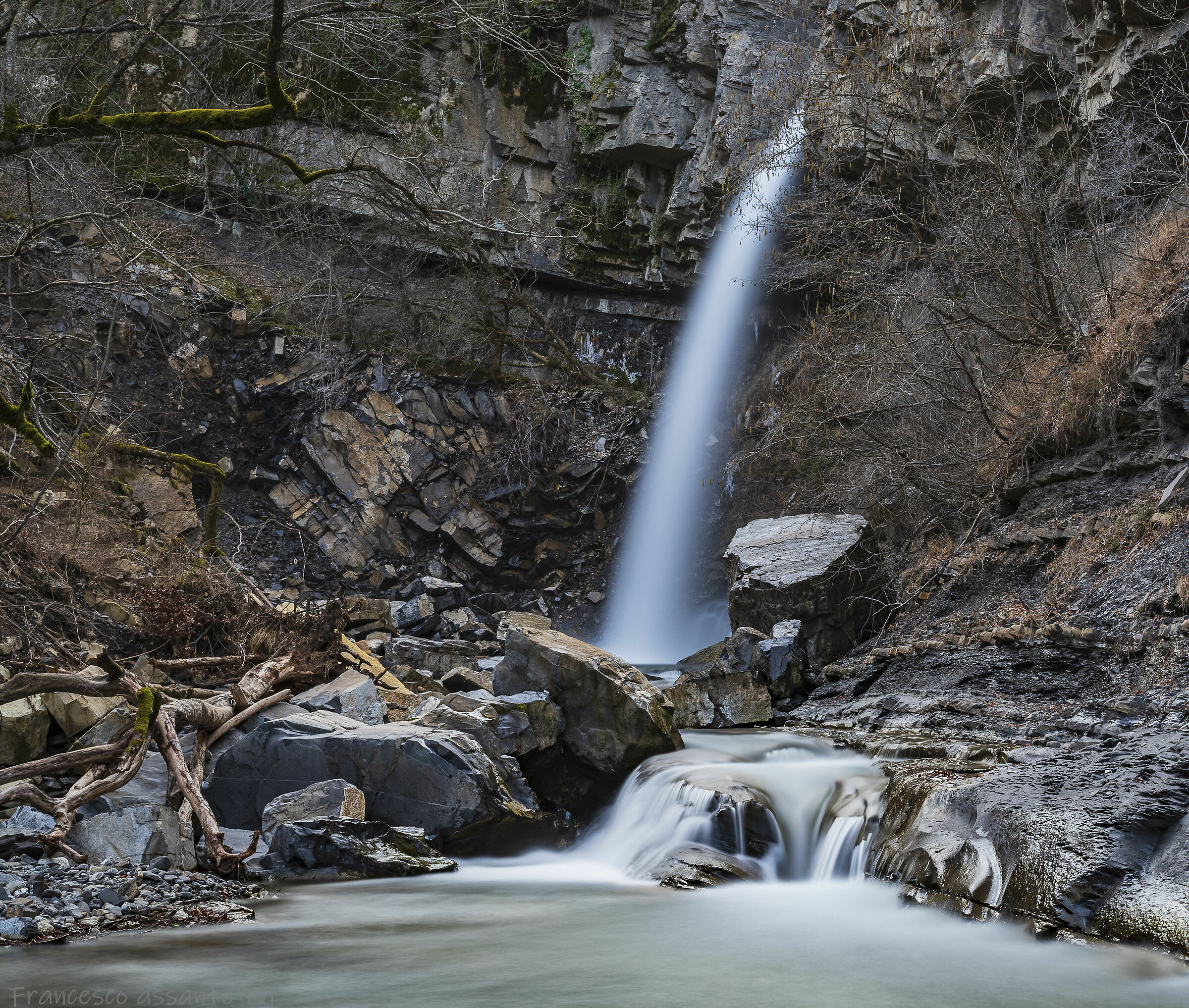Cascata delle aquile paesaggio invernale