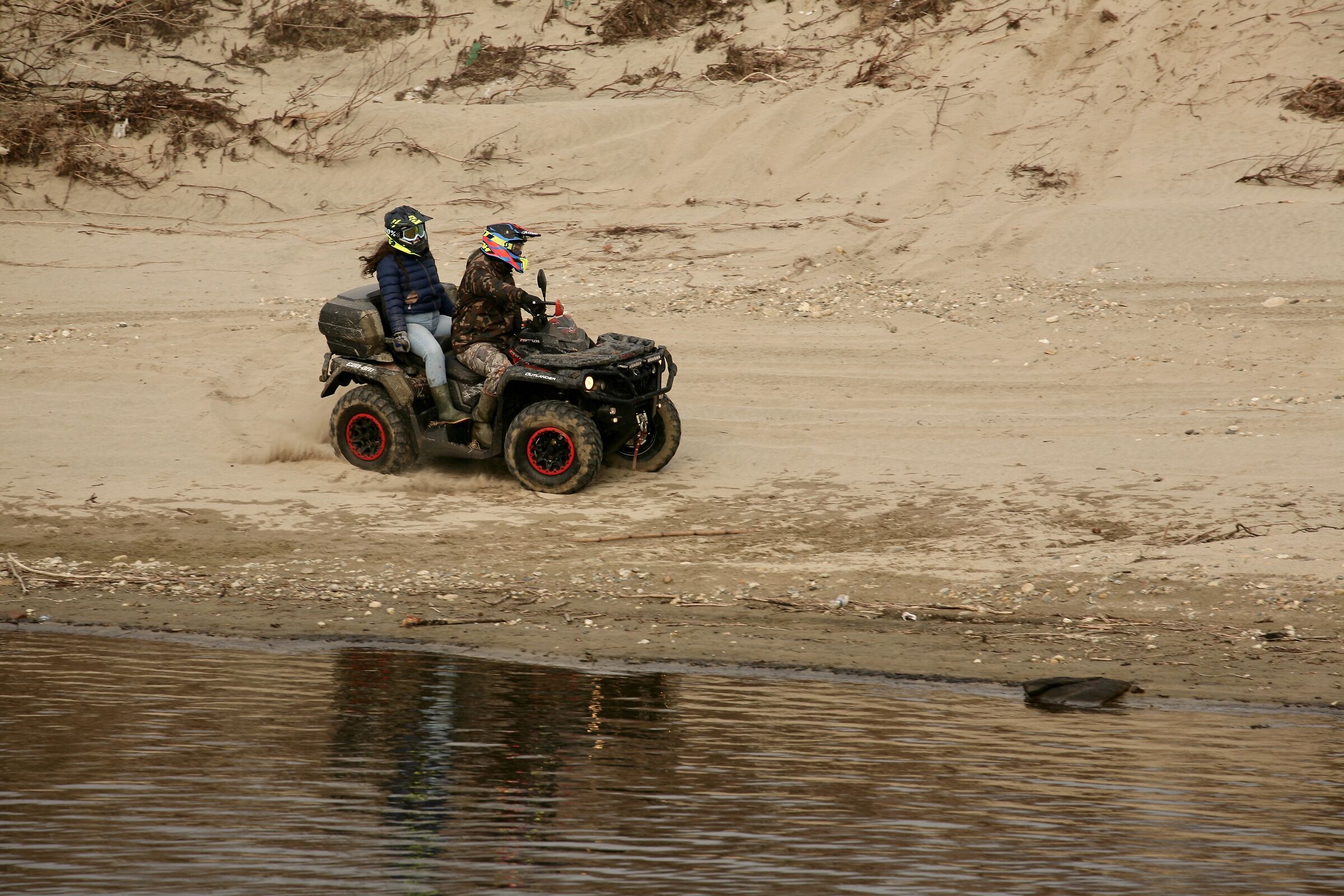 In quod lungo la riva sinistra del Sesia.