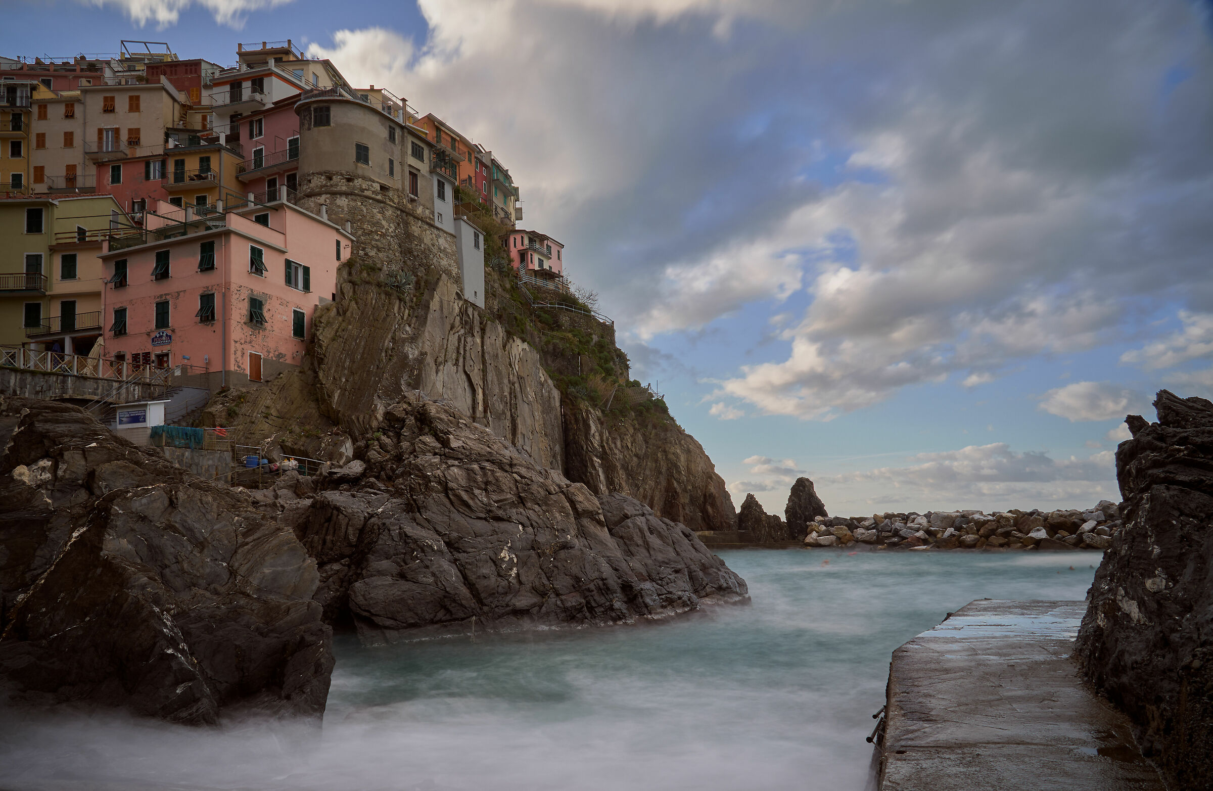 The port of Manarola
