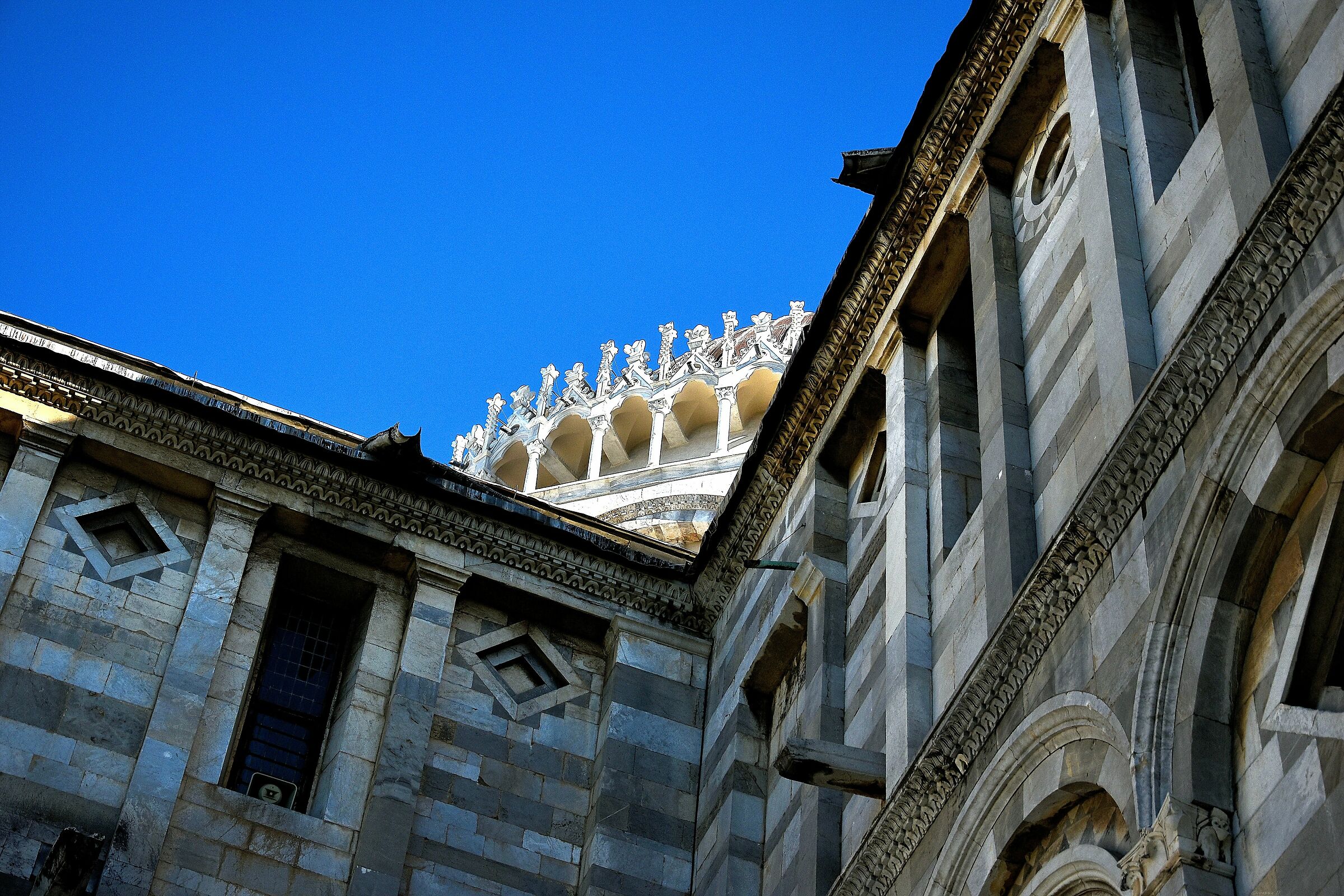 Dettagli su sfondo azzurro