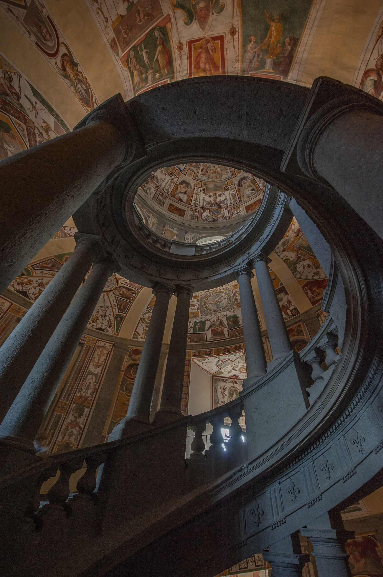 scala reggia del palazzo farnese caprarola