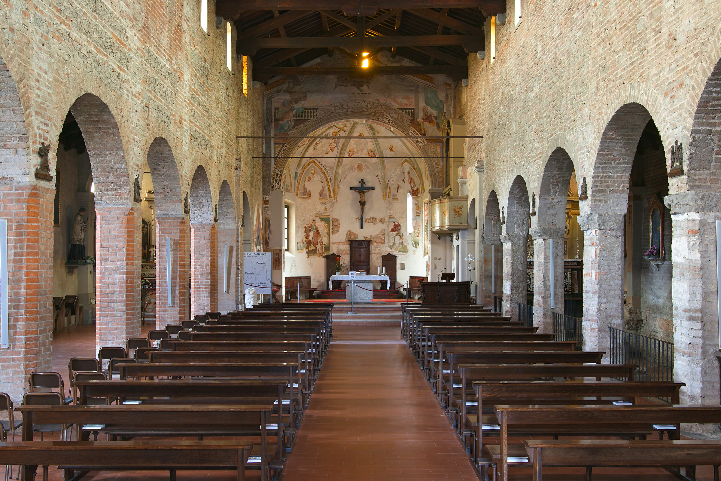 Pieve di San Martino at Palazzo Pignano, interior