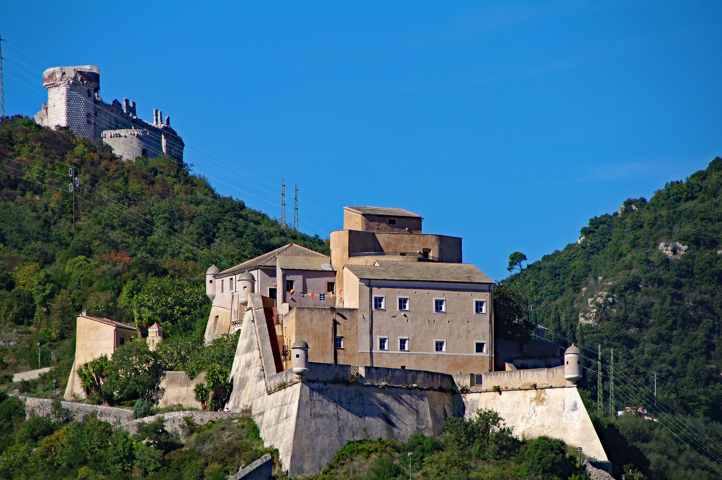 Fortificazioni sopra Finale Ligure