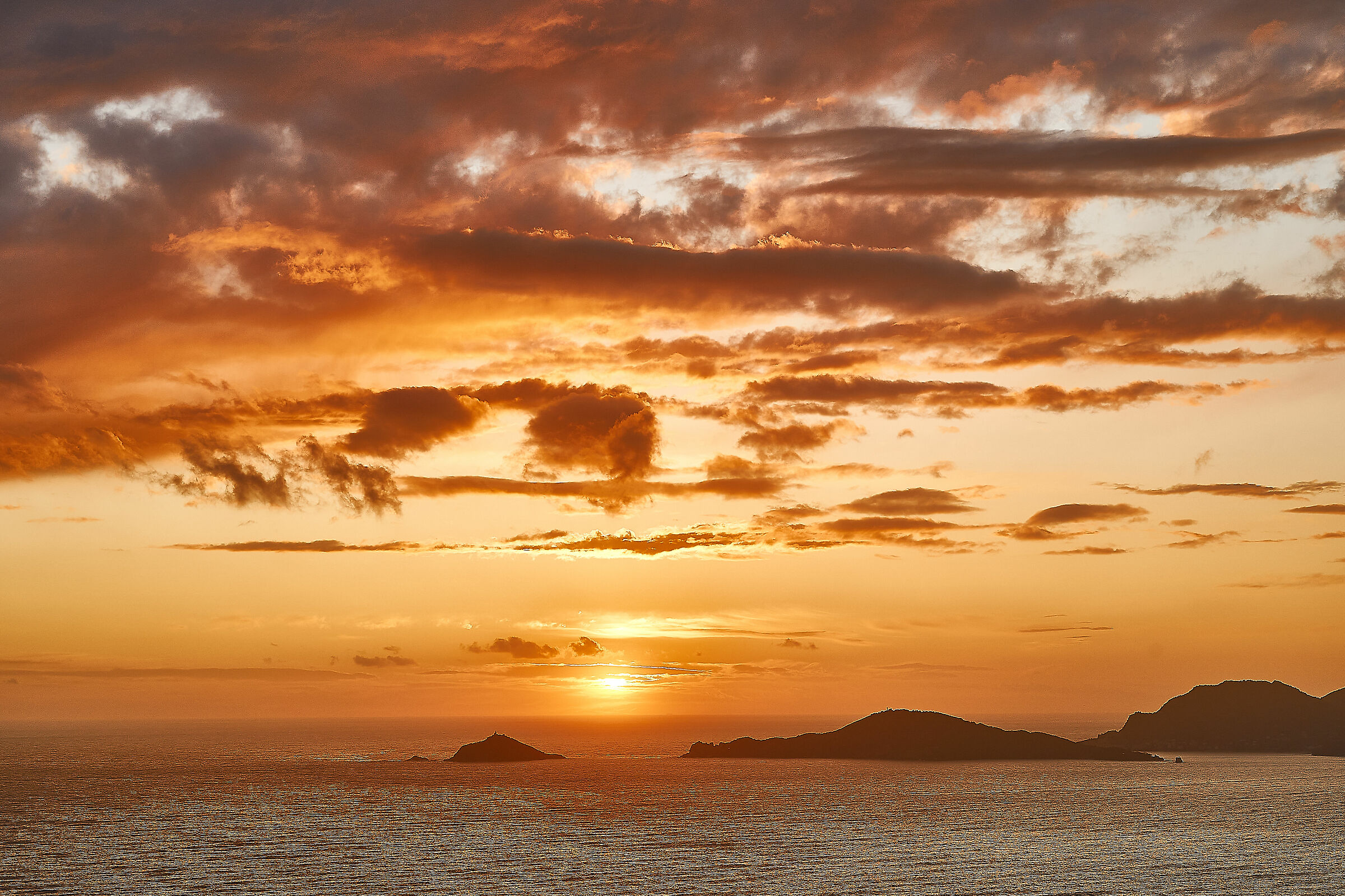 Al calar del sole sul Golfo della Spezia