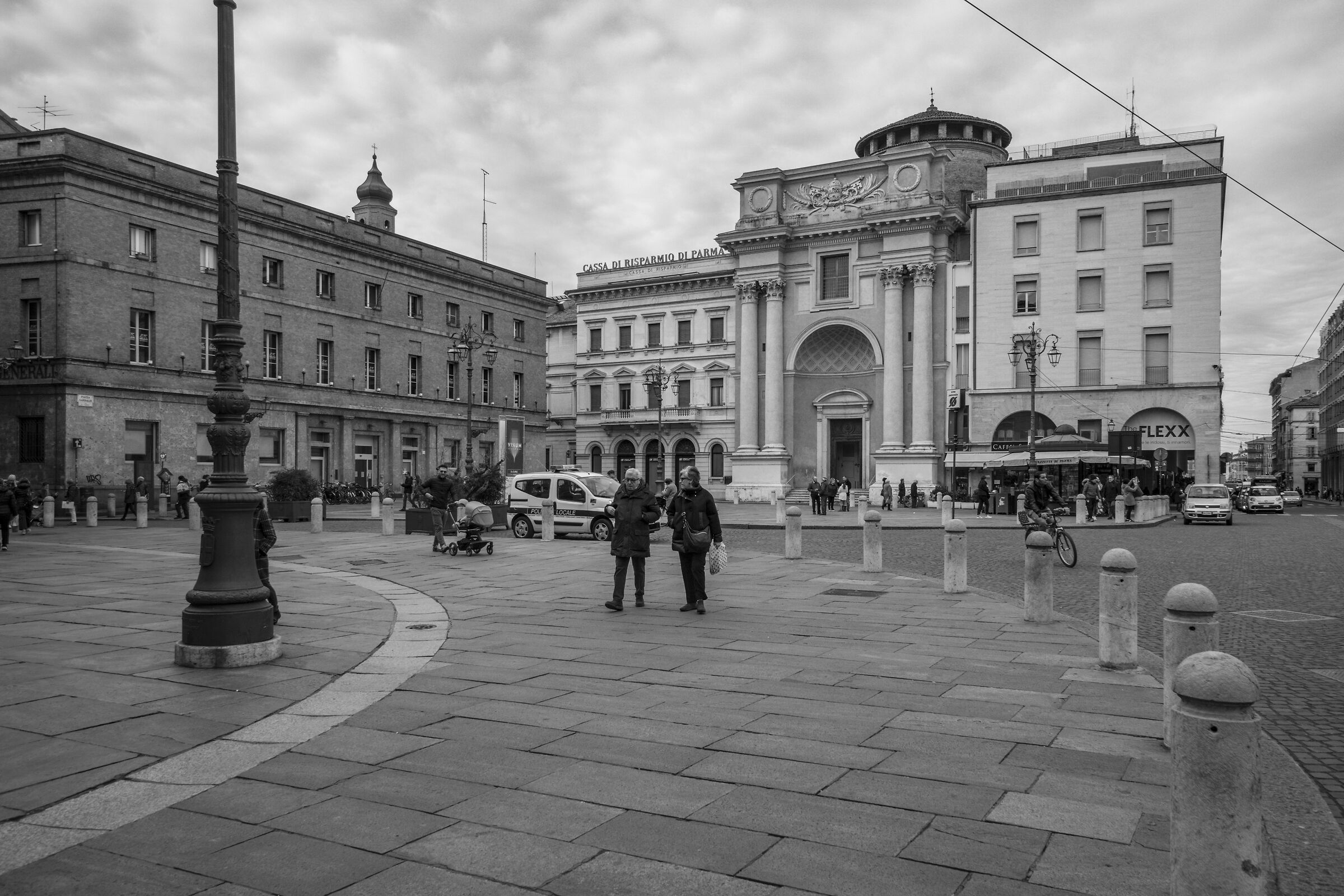 Piazza Giuseppe Garibaldi - 1