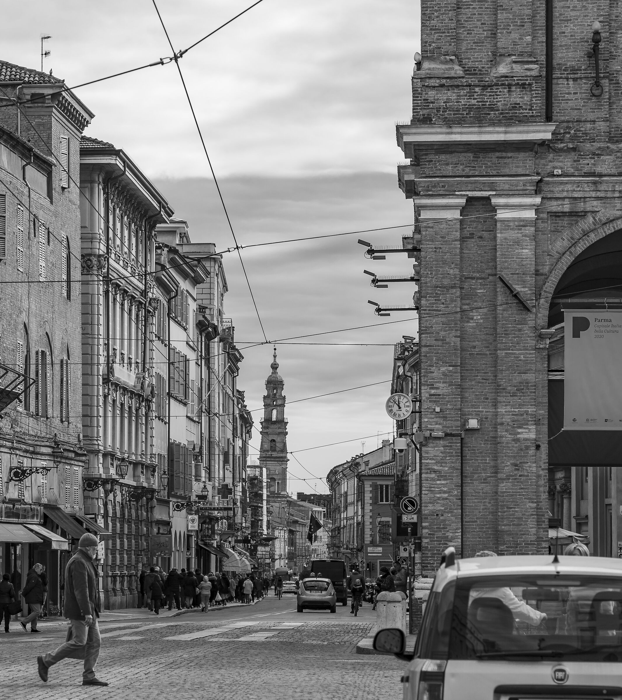 Strada della Repubblica da Piazza Giuseppe Garibaldi