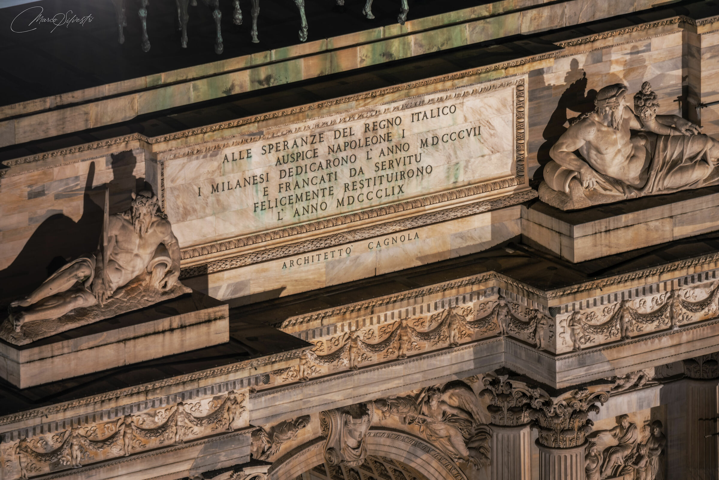 Detail Arch of Peace