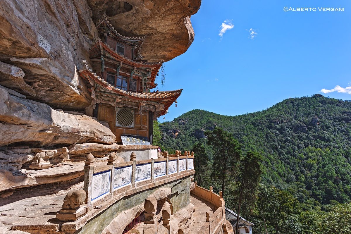 Shibaoshan (Baoxiang Temple)