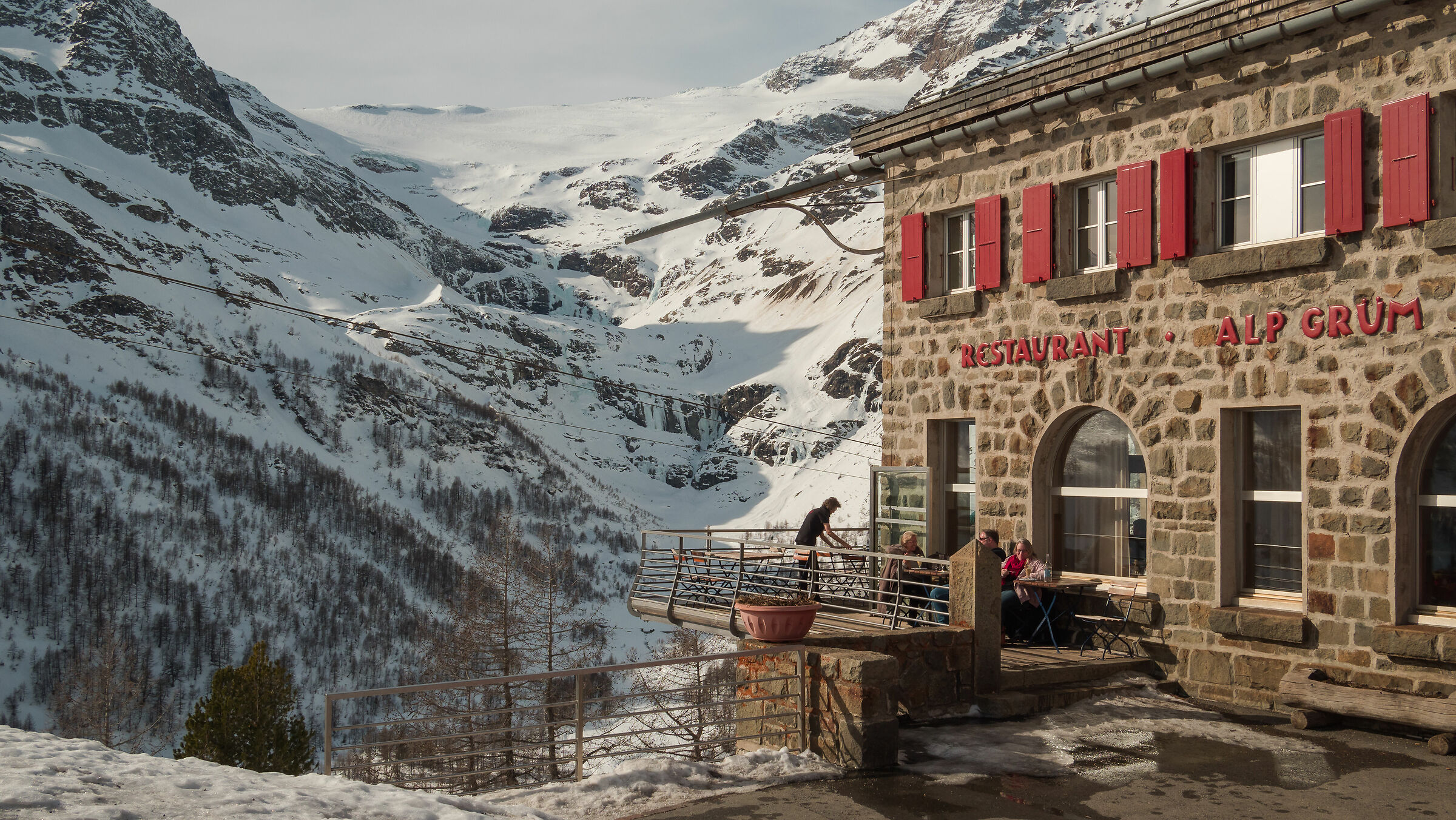 Alp Grum Station - 2091m