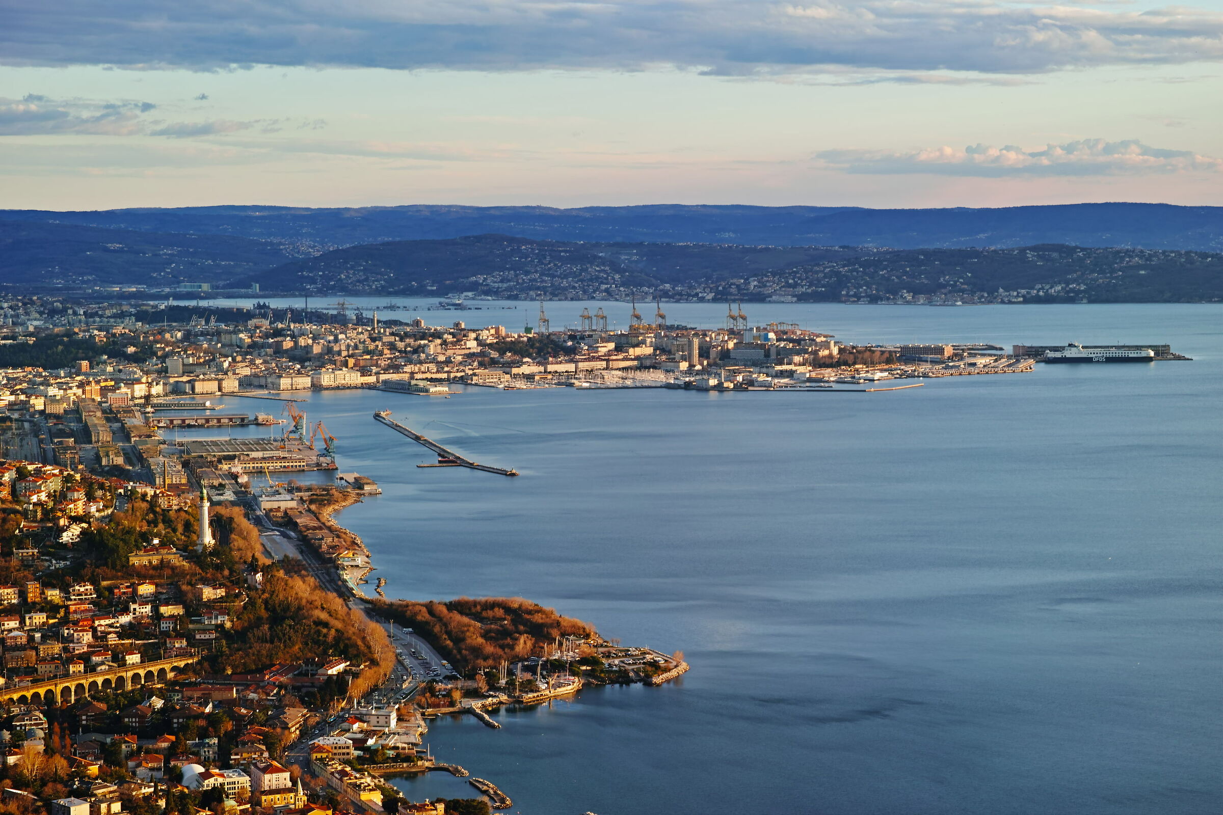 Trieste dal Santuario di Monte Grisa