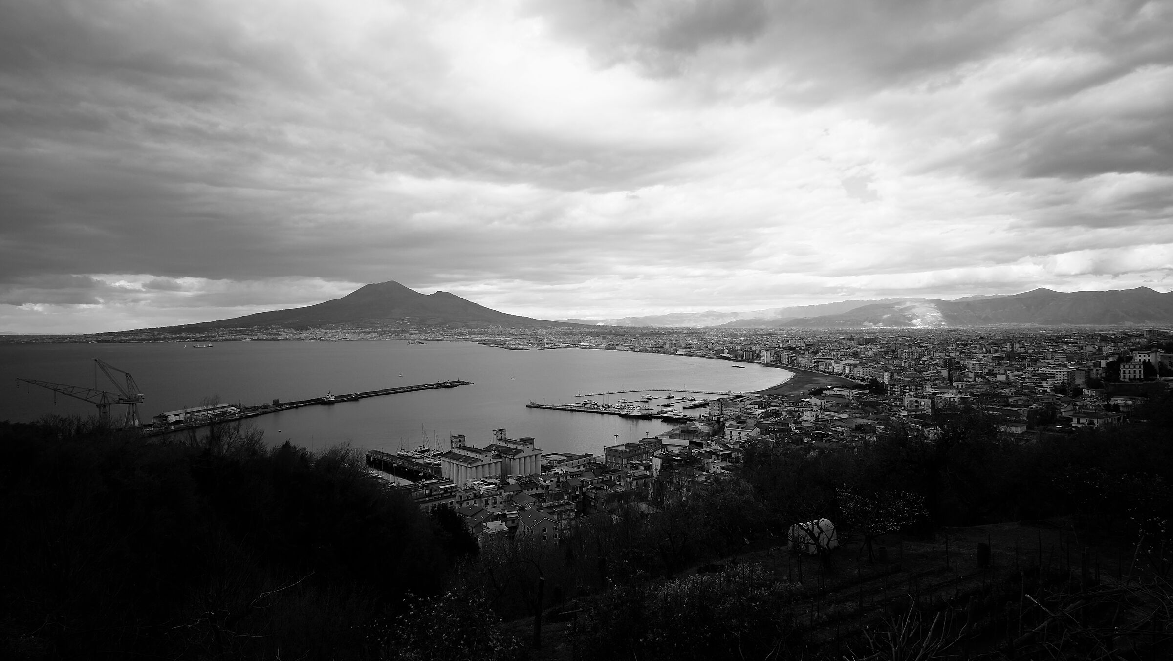 Panorama on the Gulf of Naples from Castellammare di Stabia