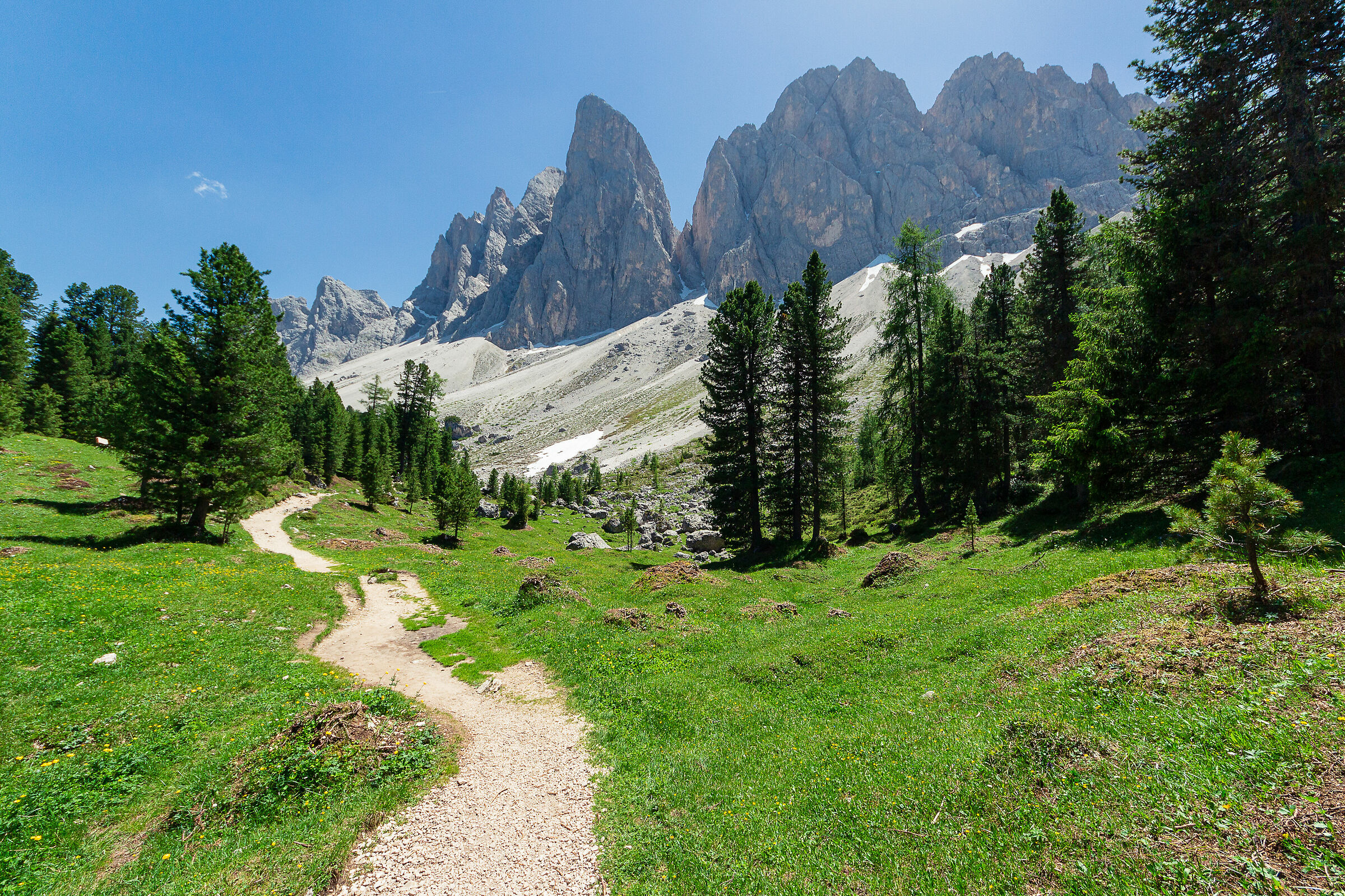 Walking under the Odle