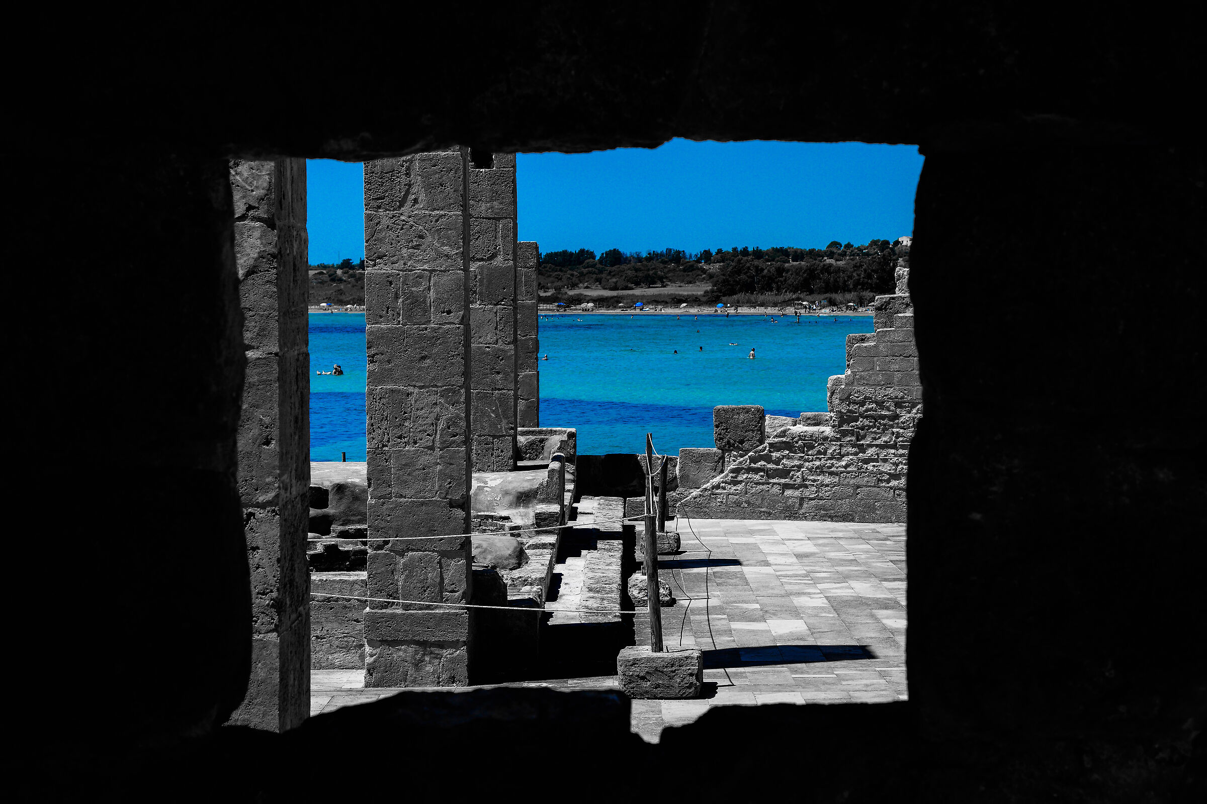 The horizon will come back blue