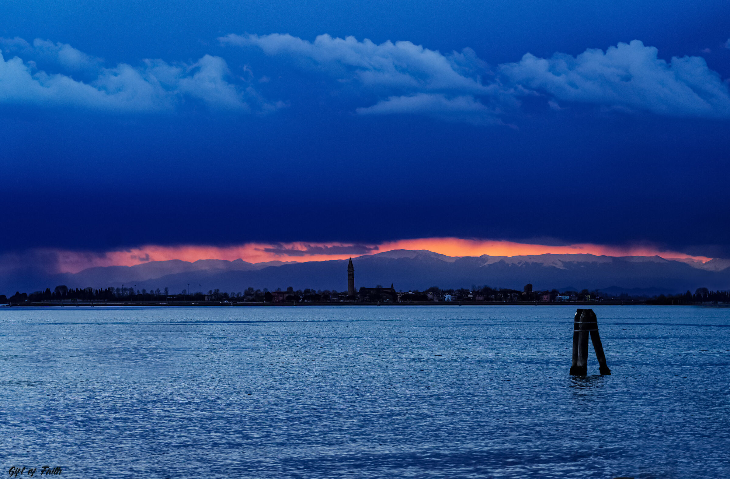 Una "particolare" ora blu