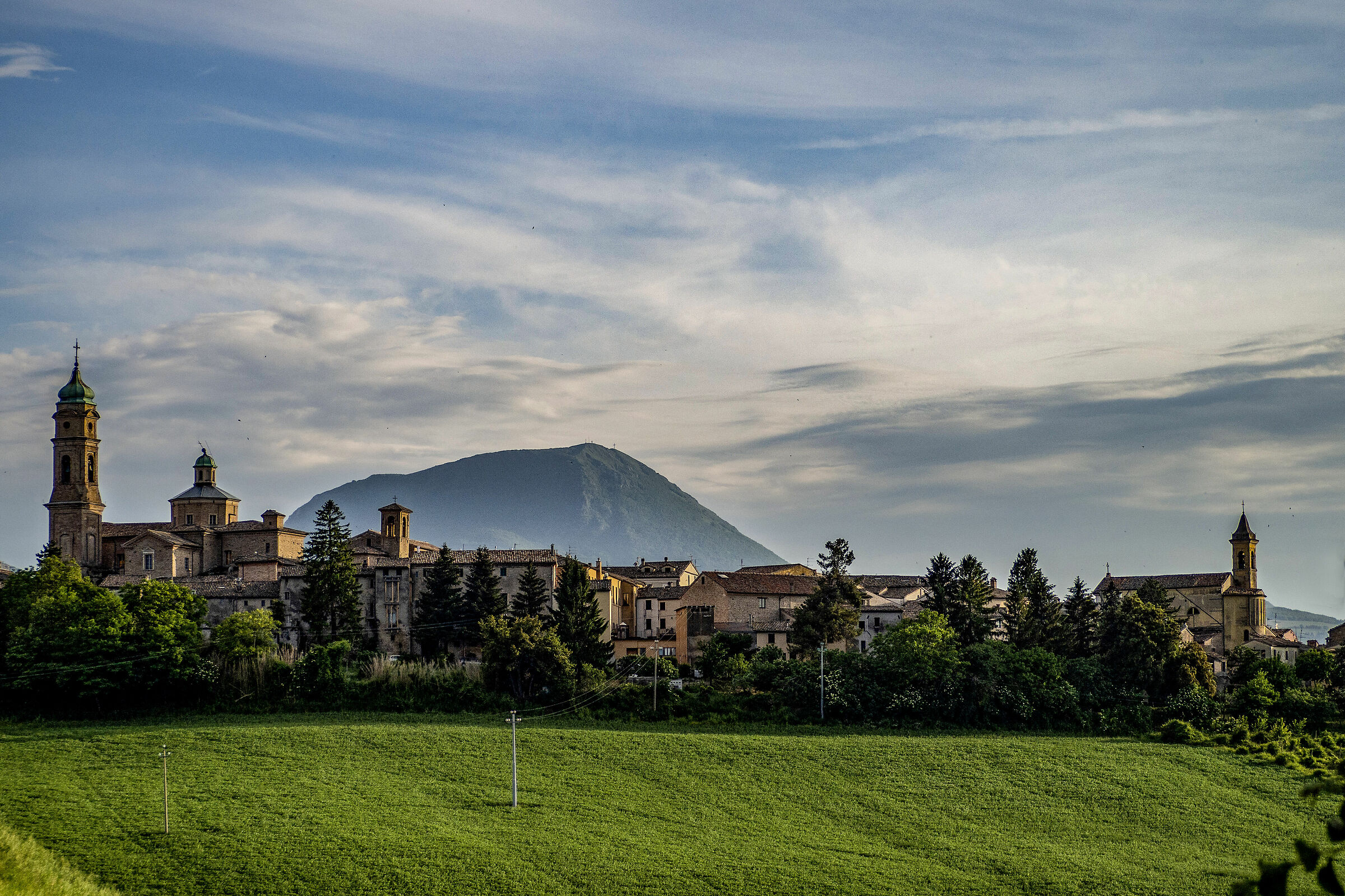 Apiro e il suo protettore Monte San Vicino
