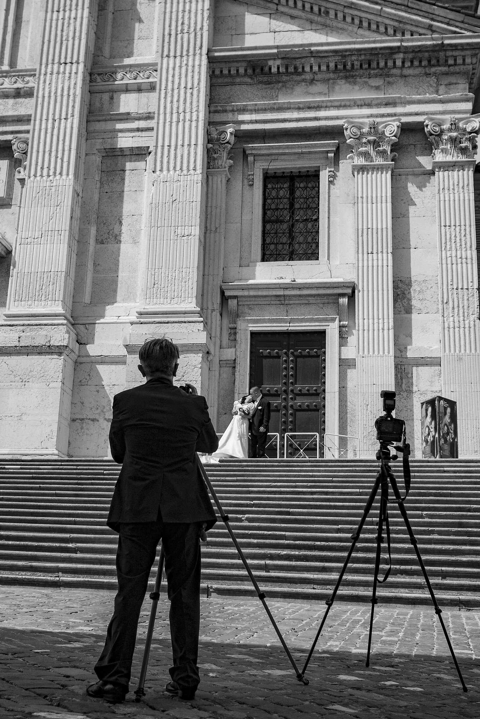 Se tu fotografi loro, io fotografo te. O viceversa.