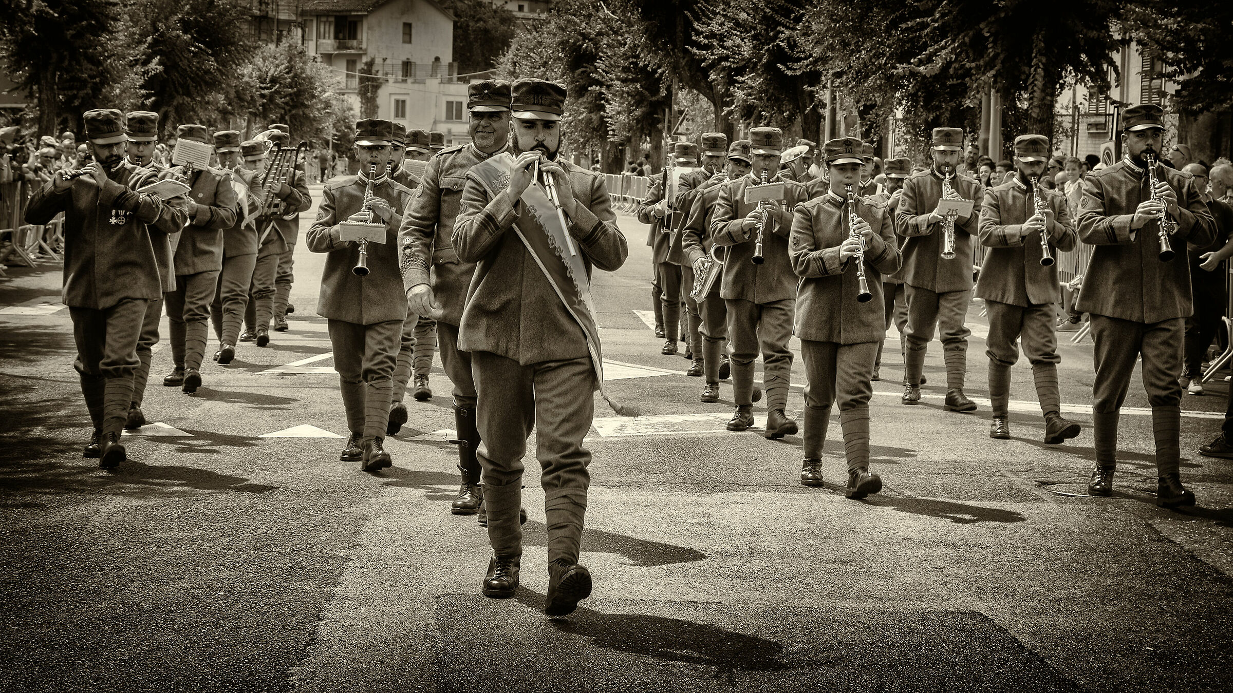 Italiani! ajò, avanti Forza Paris