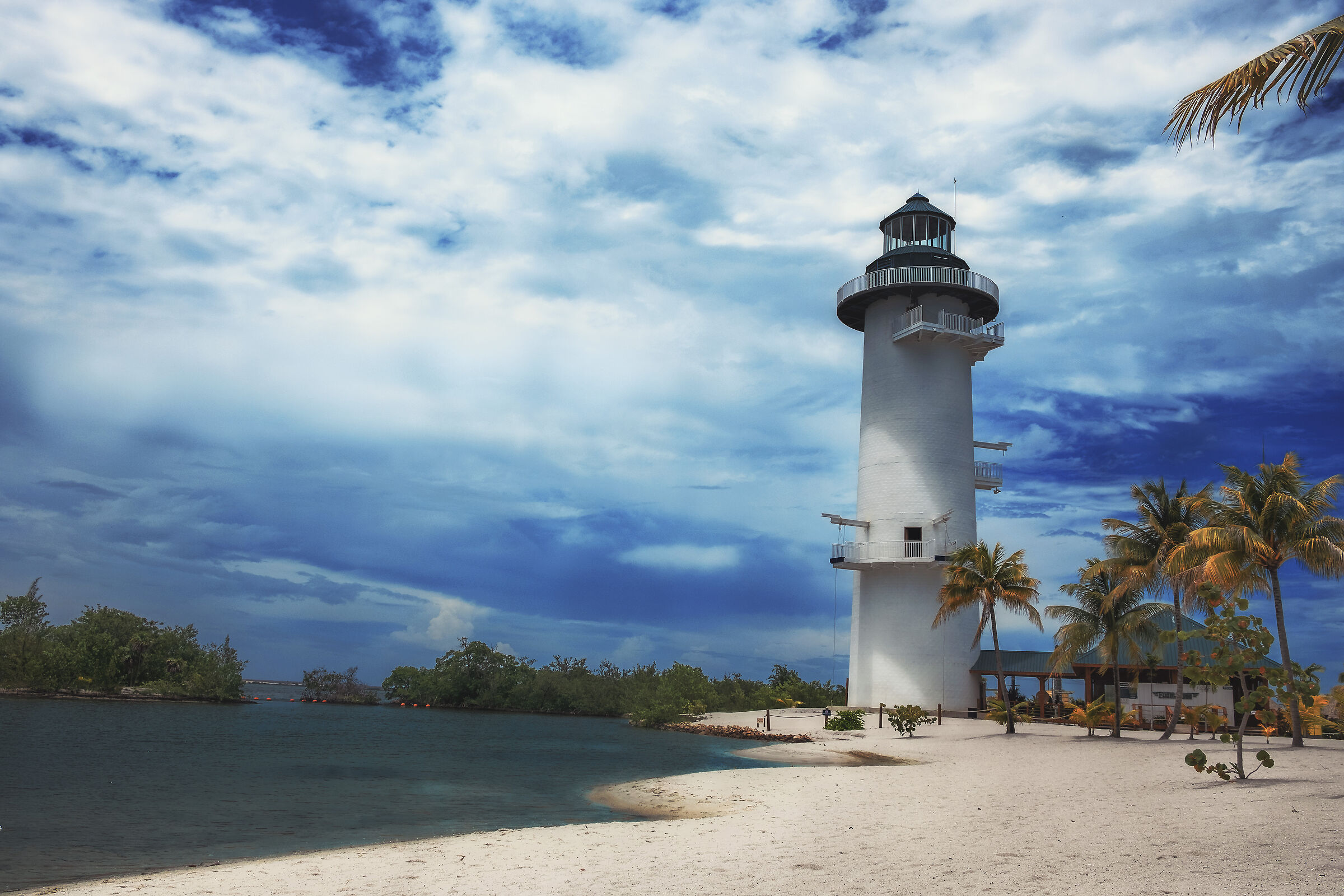 Harvest Caye lighthouse