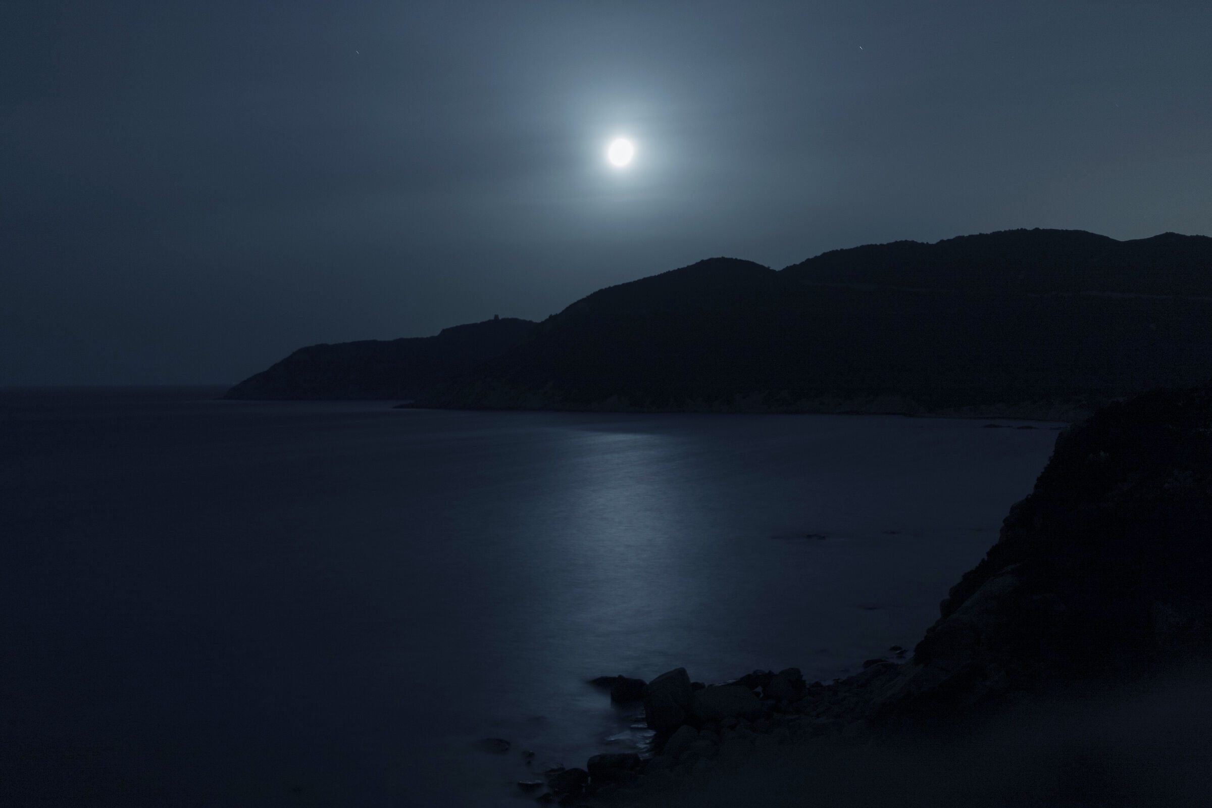 Guarda Villasimius di notte