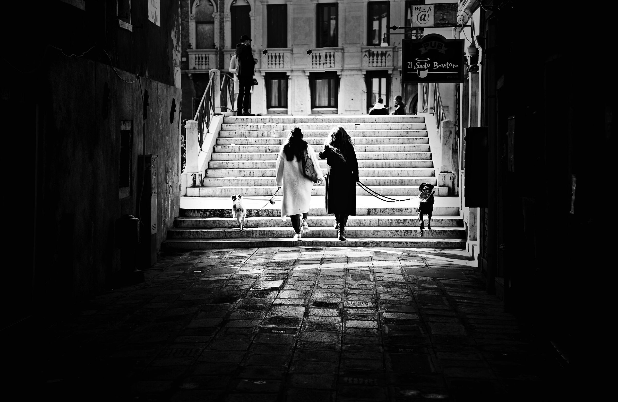 Bianco/bianco e nero/nero