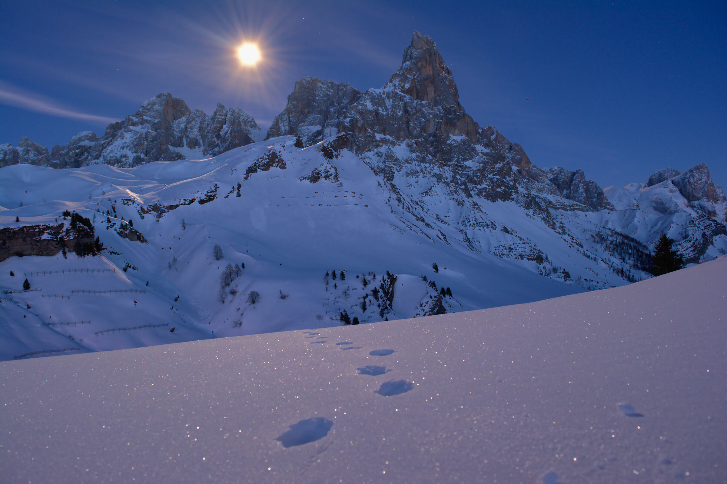 Pale San Martino al stra chiaro di Luna