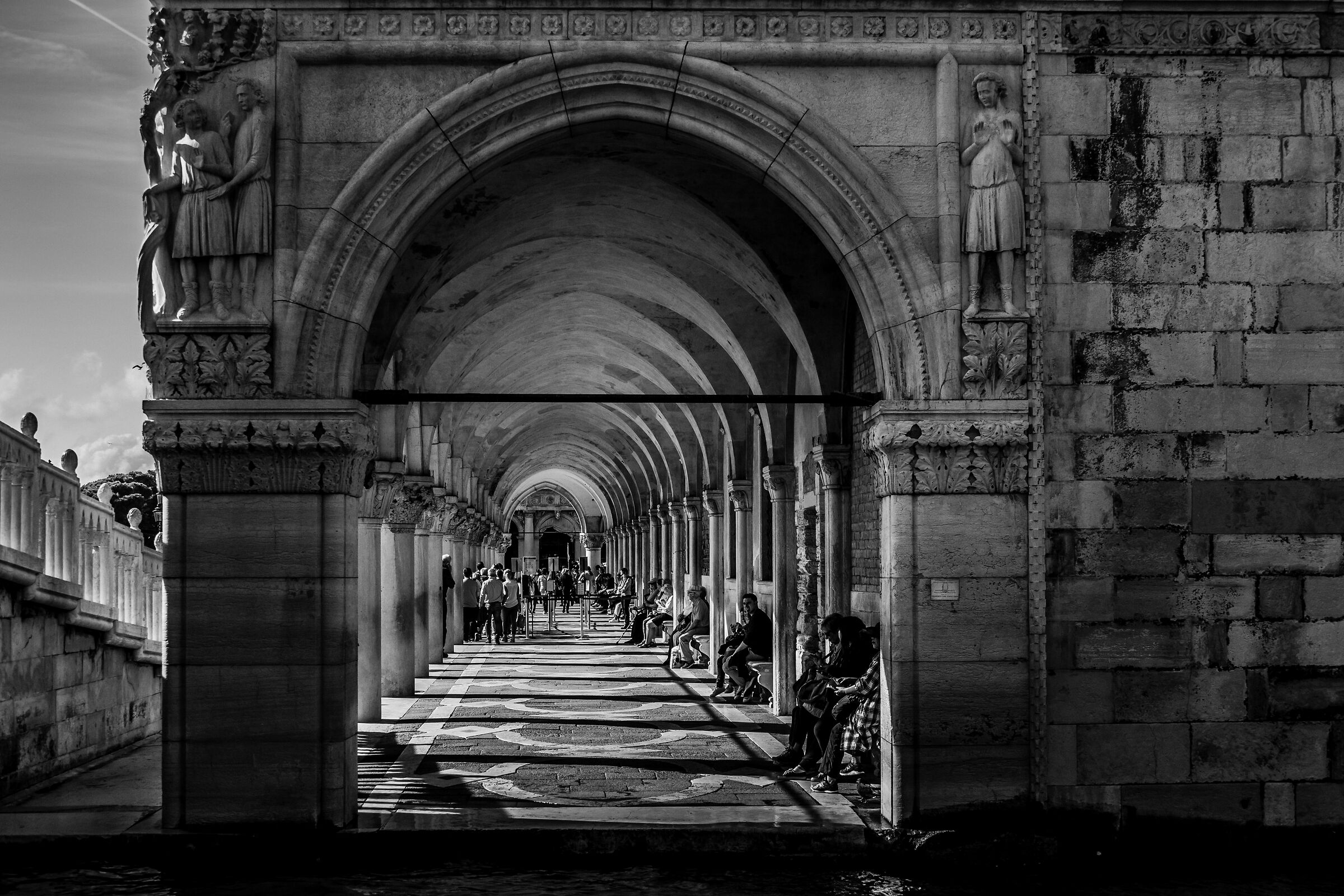 Black and white light games in Venice