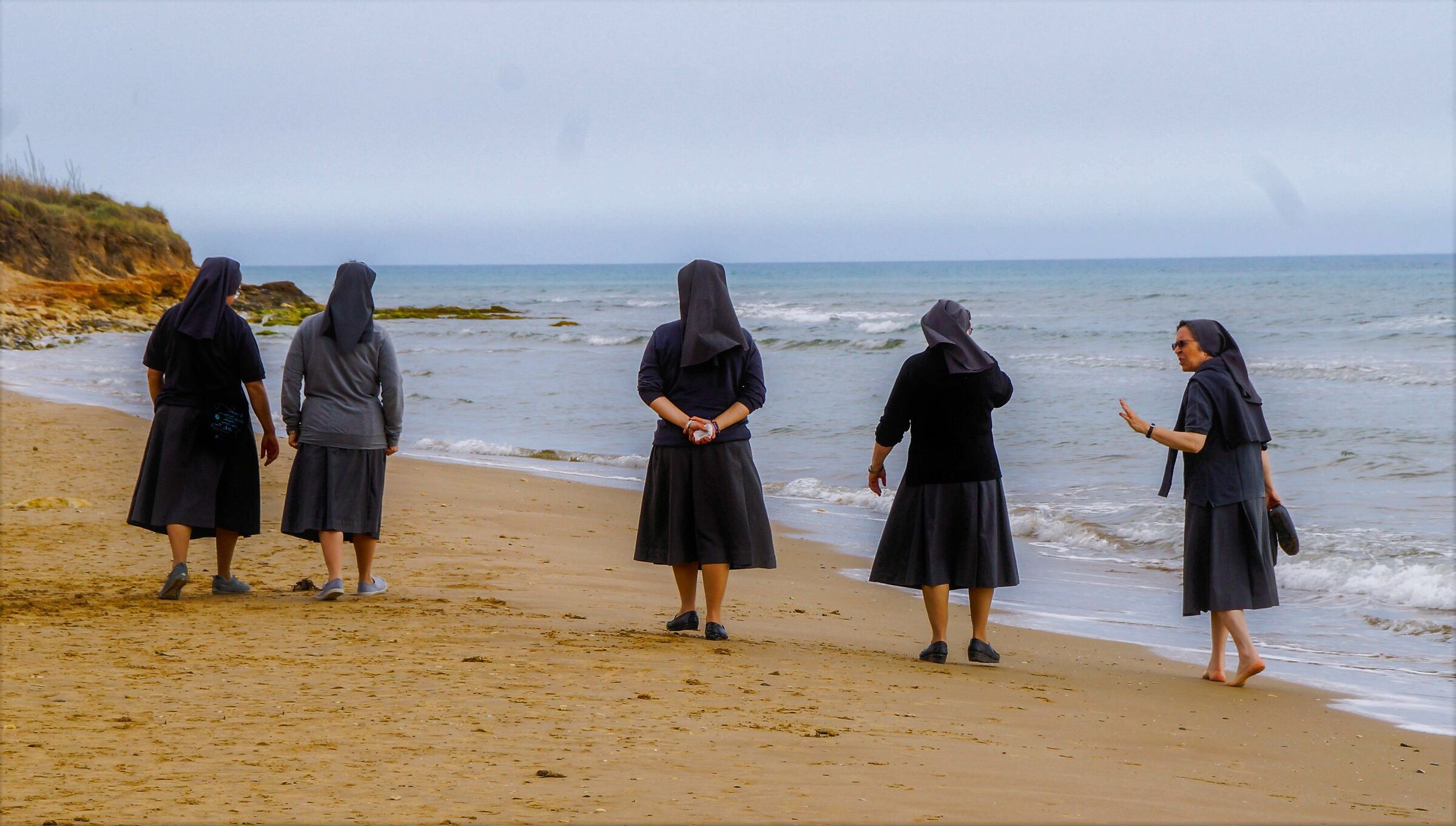 l'abito non fa il monaco