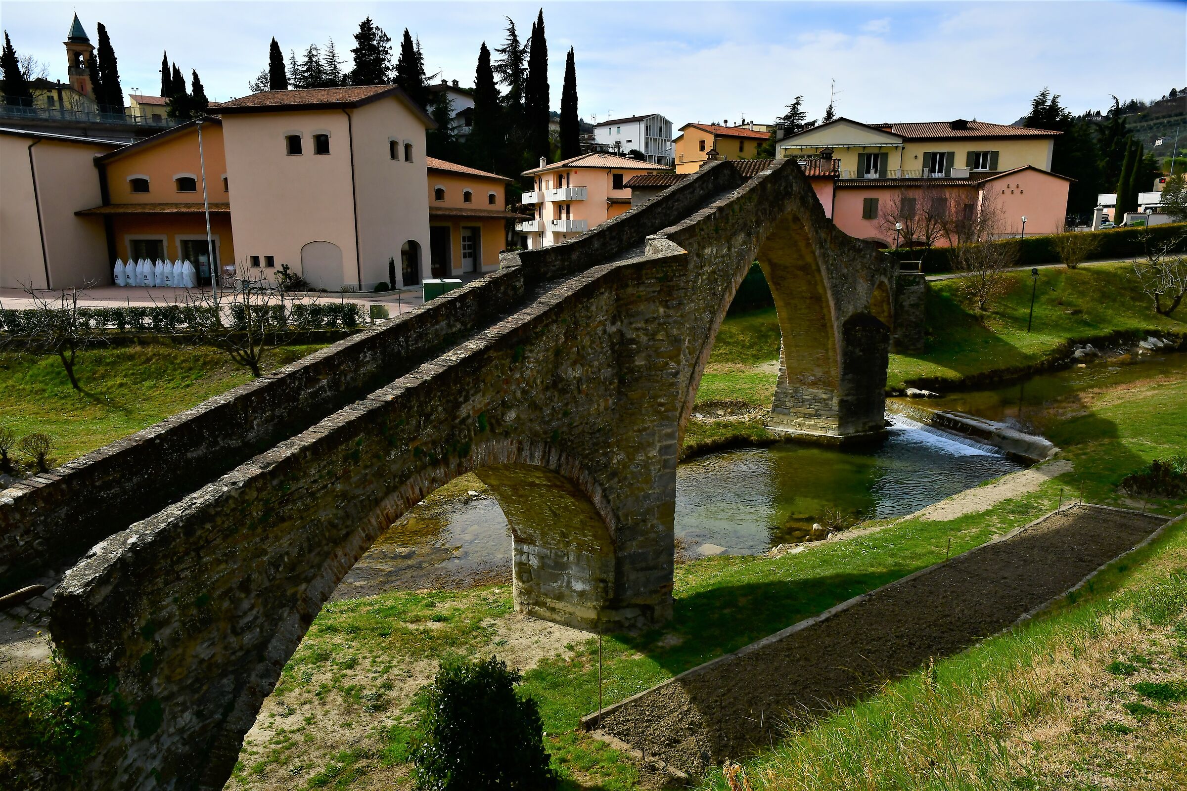 the hunchback bridge in Modigliana