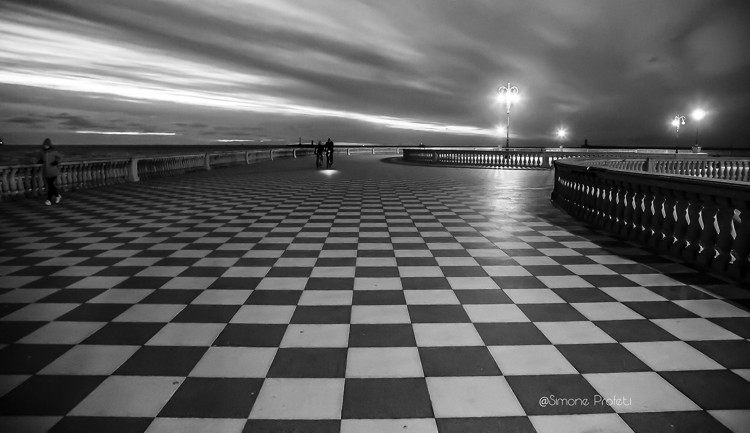 Piazza Mascagni Monocromatica