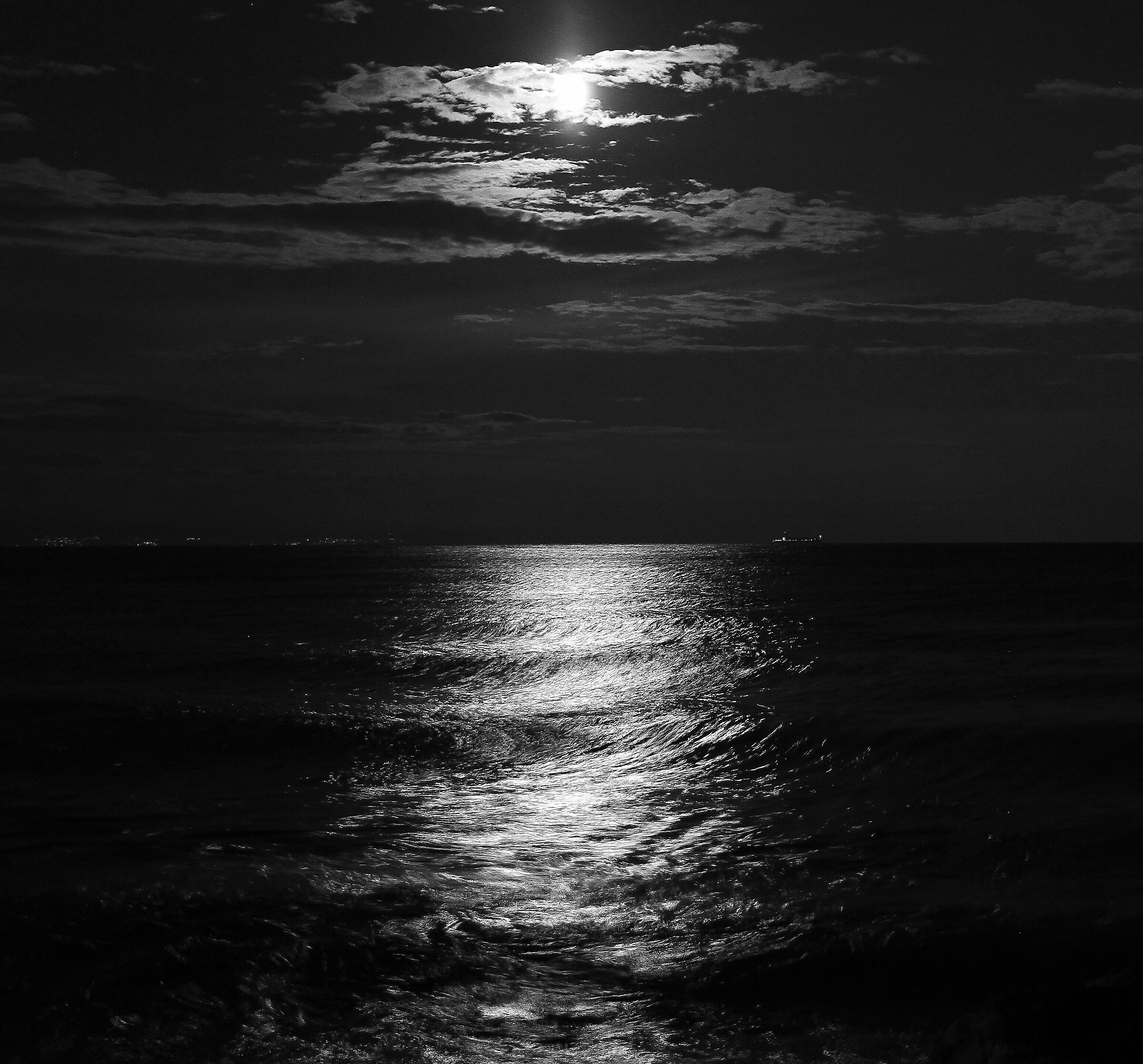 Luna e mare....B/N