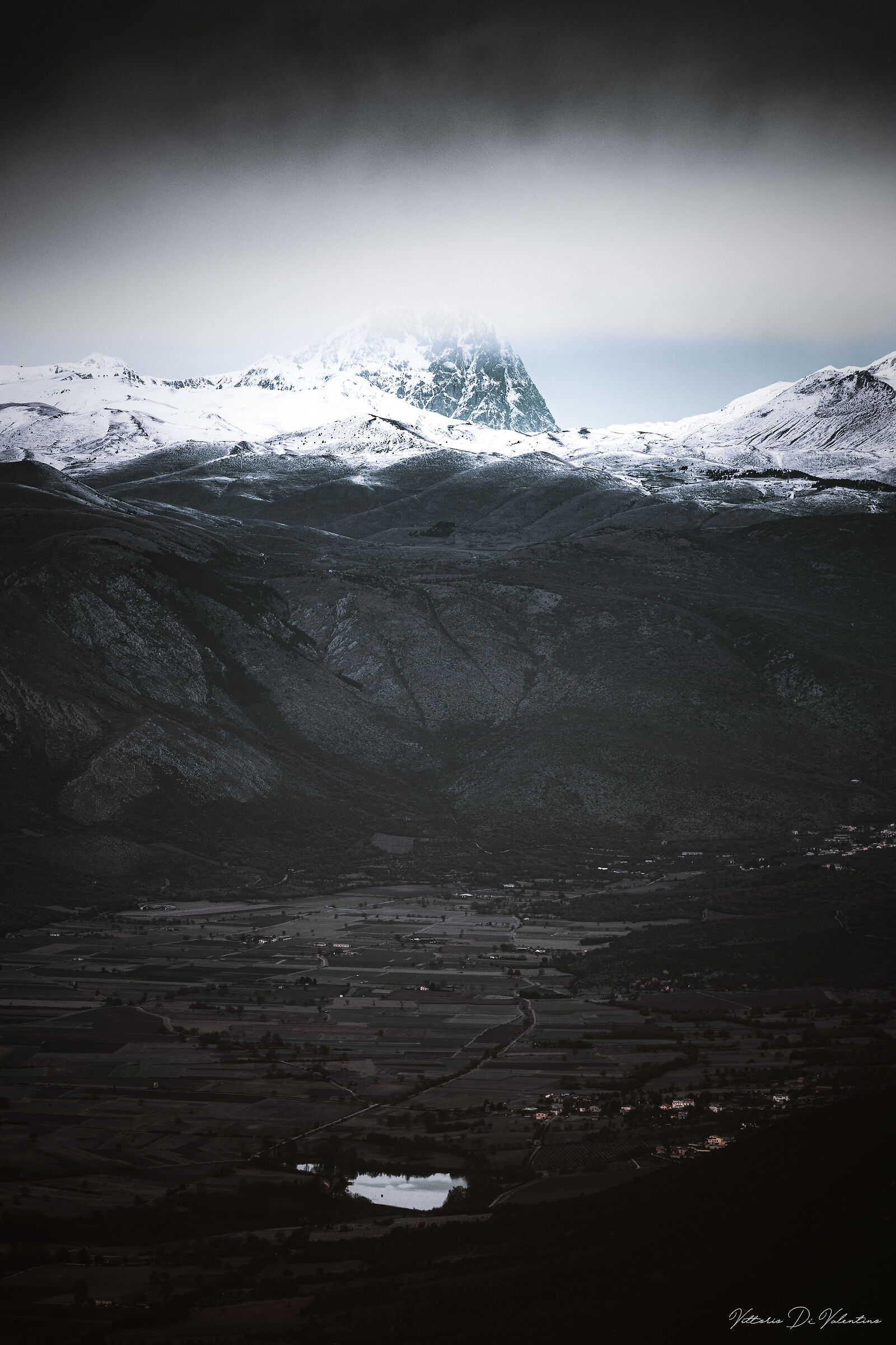 From the lake to the mountain