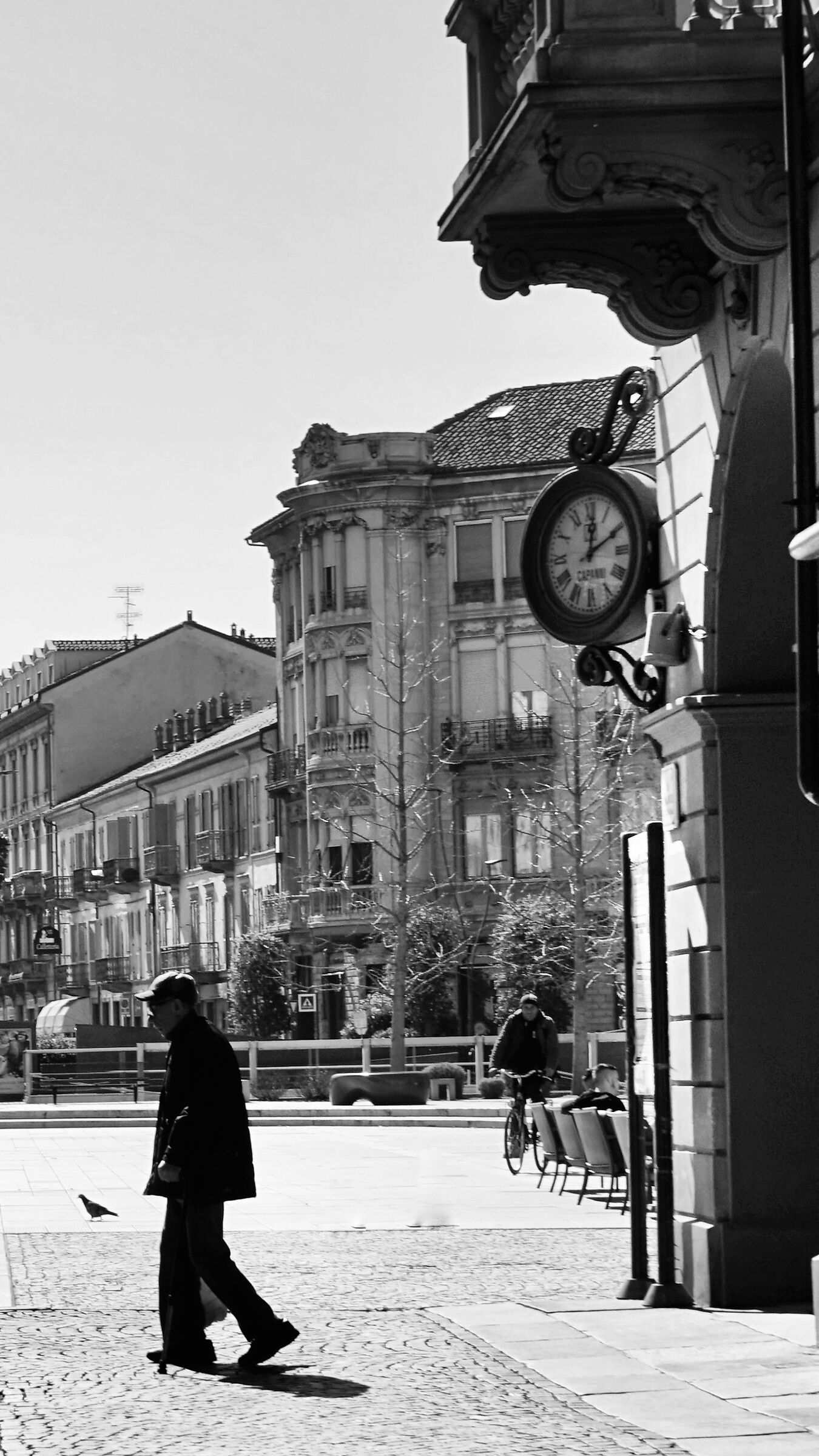 It's 12:10 Noon.Alba