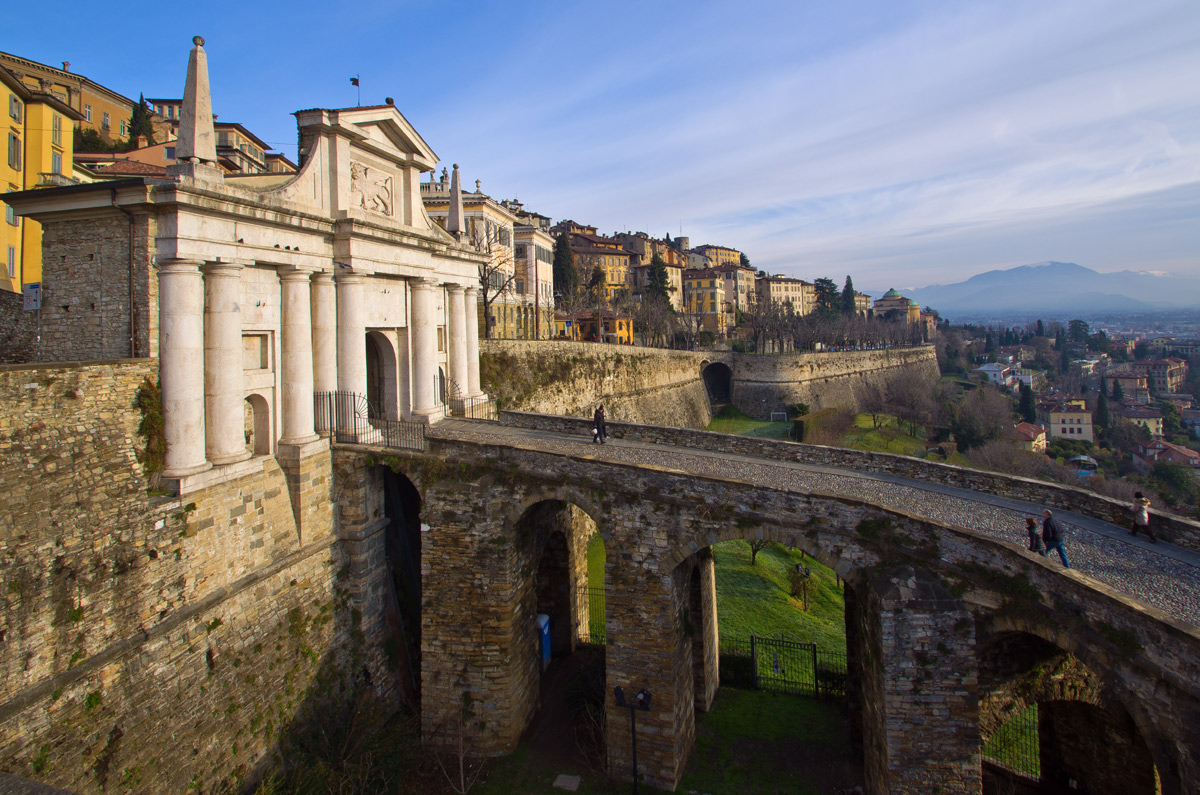Salendo verso Bergamo alta